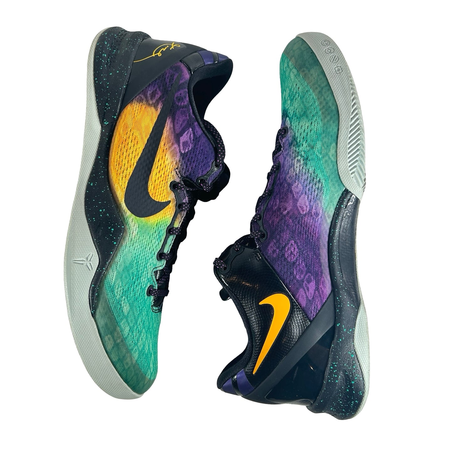 555035 302 Nike Kobe 8 Easter [USED] - 10.5 M (Used)