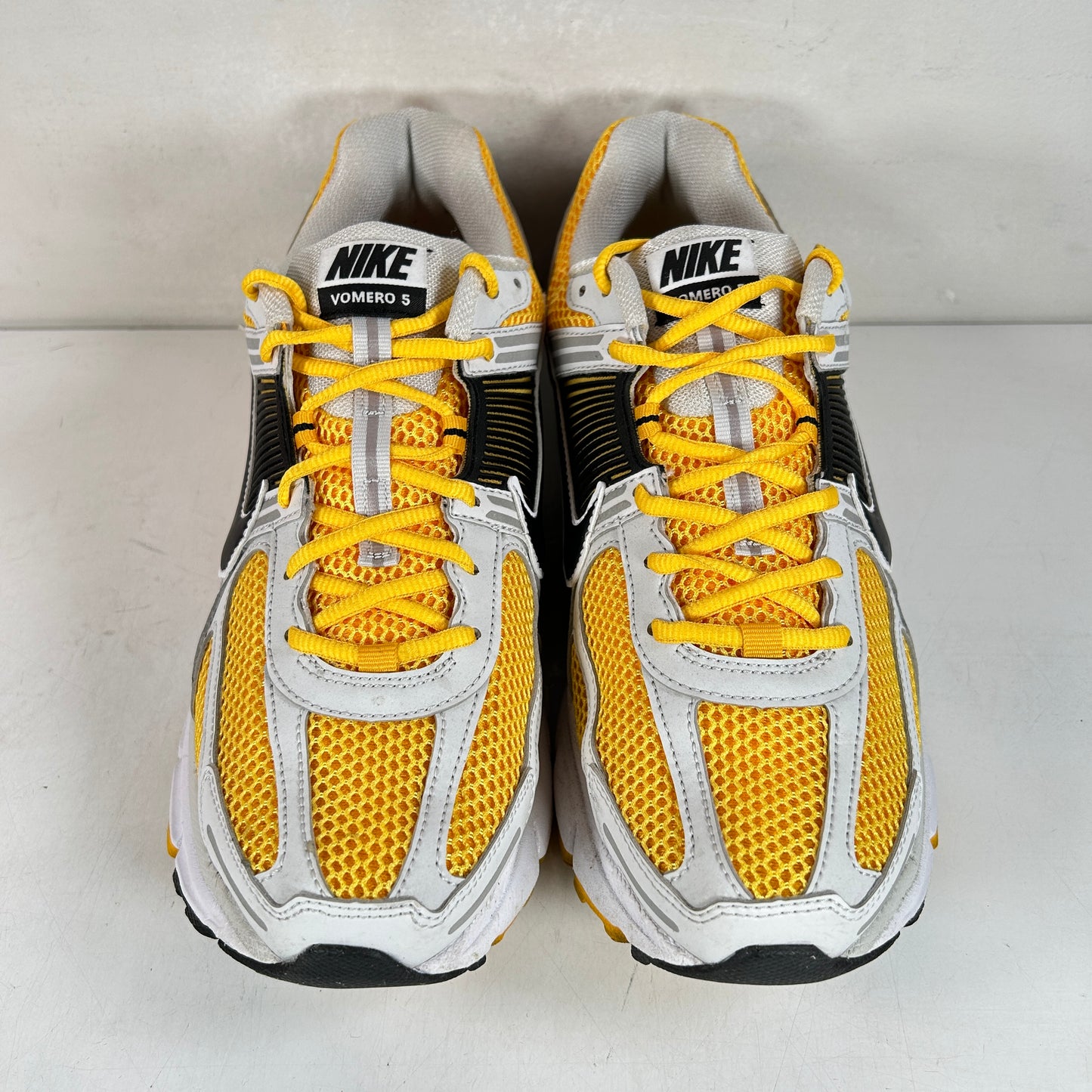 FB9149 002 Nike Zoom Vomero 5 Photon Dust Laser Orange [USED] - 10.5 M (Used)