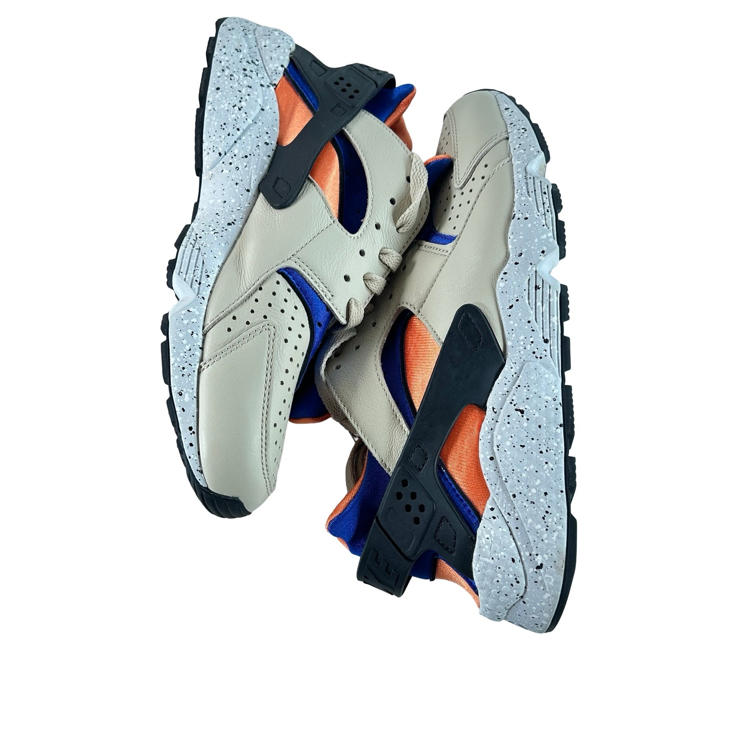 DD1068 200 Nike Air Huarache ACG Mowabb (2022) [USED] - 9 M (Used)
