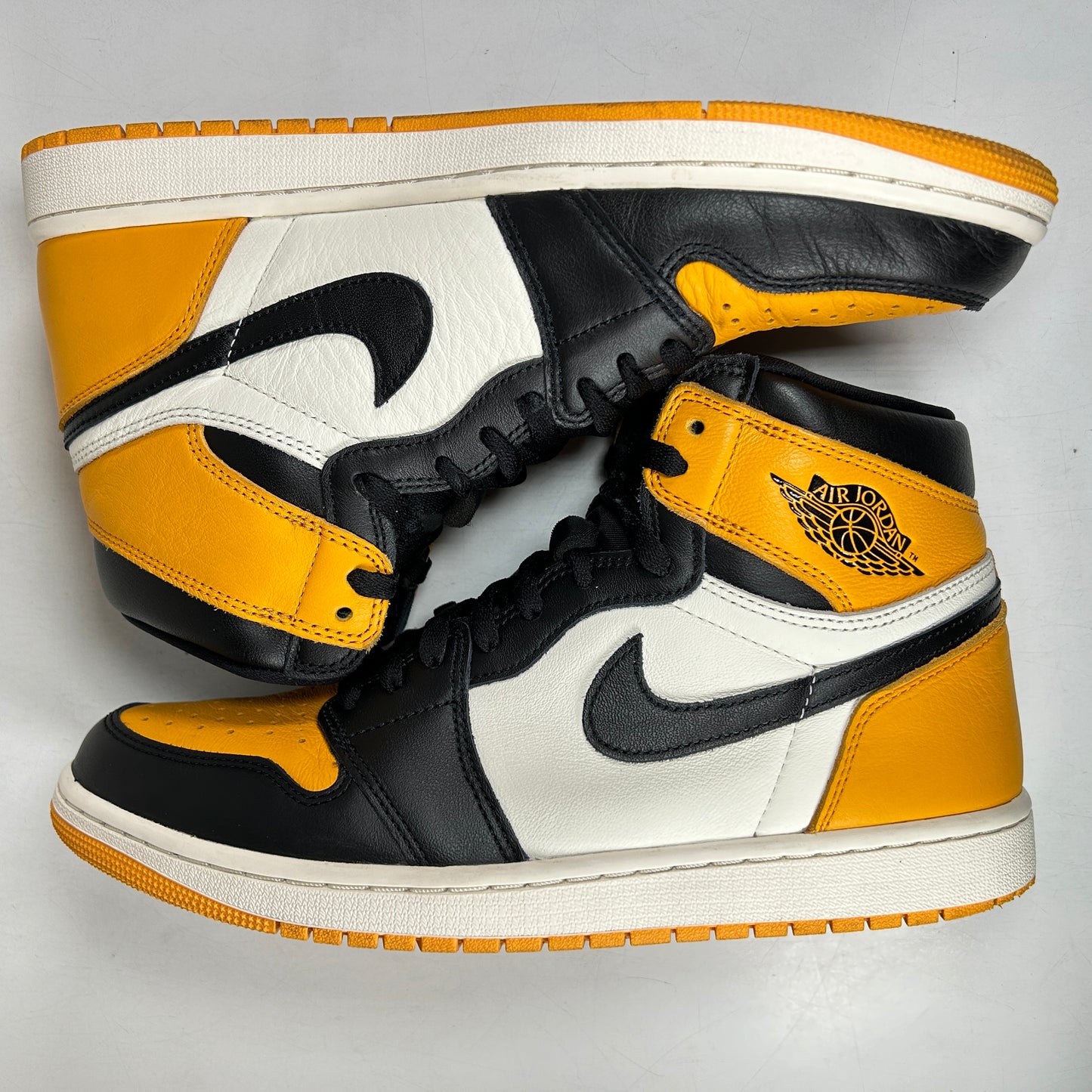 555088 711 Jordan 1 Retro High OG Yellow Toe [USED] - 11 M (Used2)