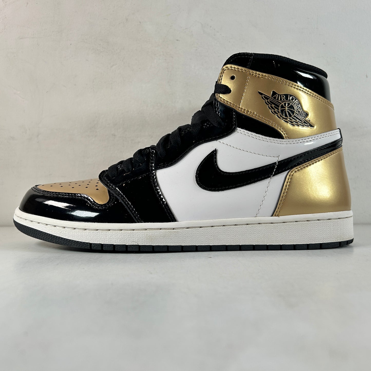 861428 007 Jordan 1 Retro High NRG Patent Gold Toe [USED] - 11.5 M (Used)