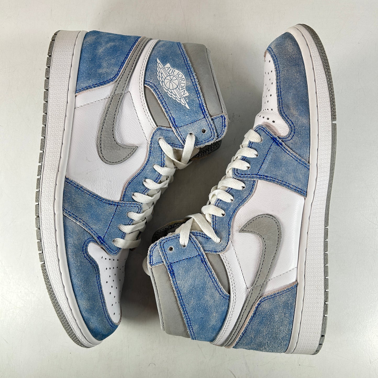555088 402 Jordan 1 Hyper Royal [USED] - 11 M (Used)