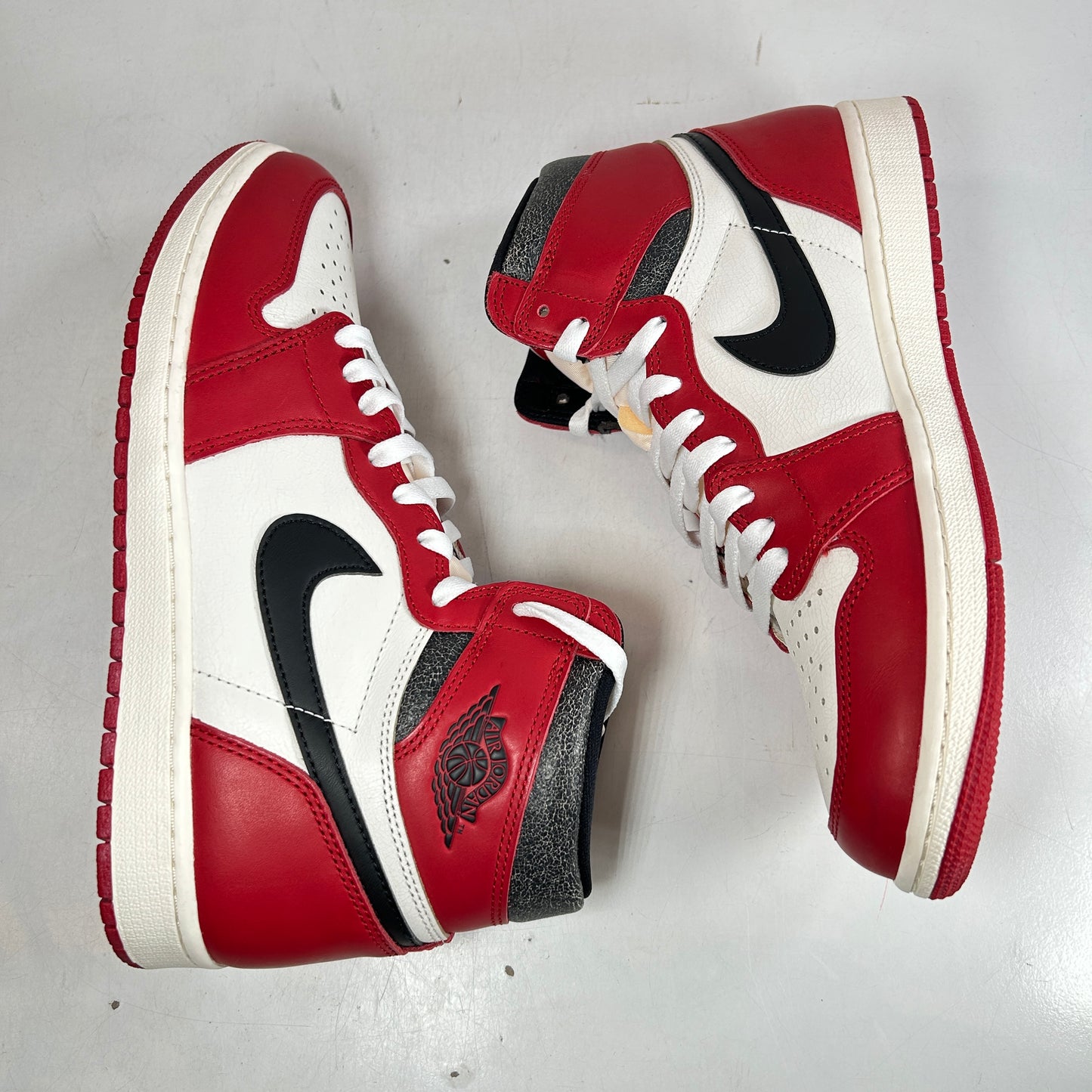 DZ5485 612 Jordan 1 Retro High OG Chicago Lost And Found [USED] - 10.5 M (VNDS2)