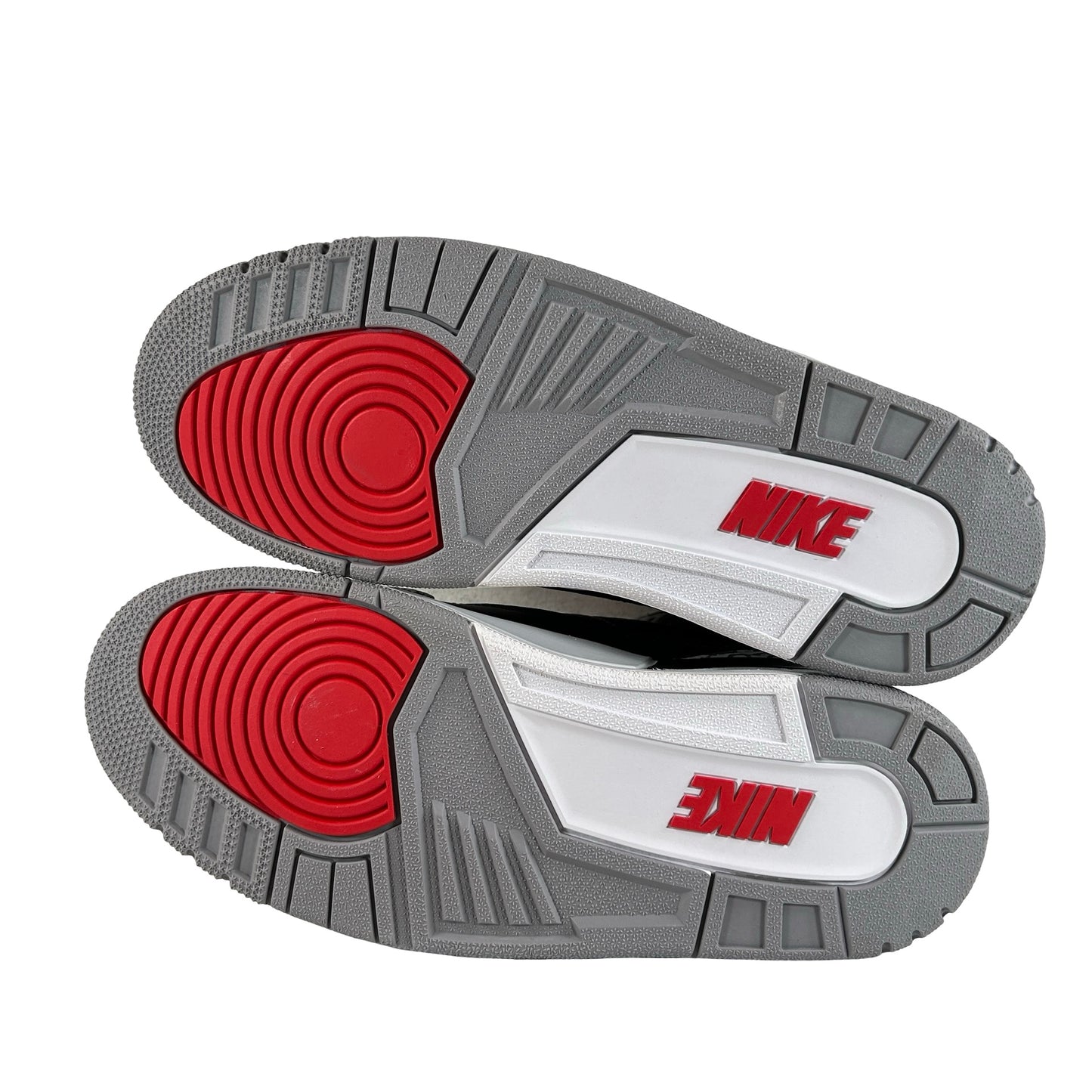 854262 001 Jordan 3 Black Cement 2018 [CONDITIONAL] - 8.5 M (Yellowing Heel Tab)
