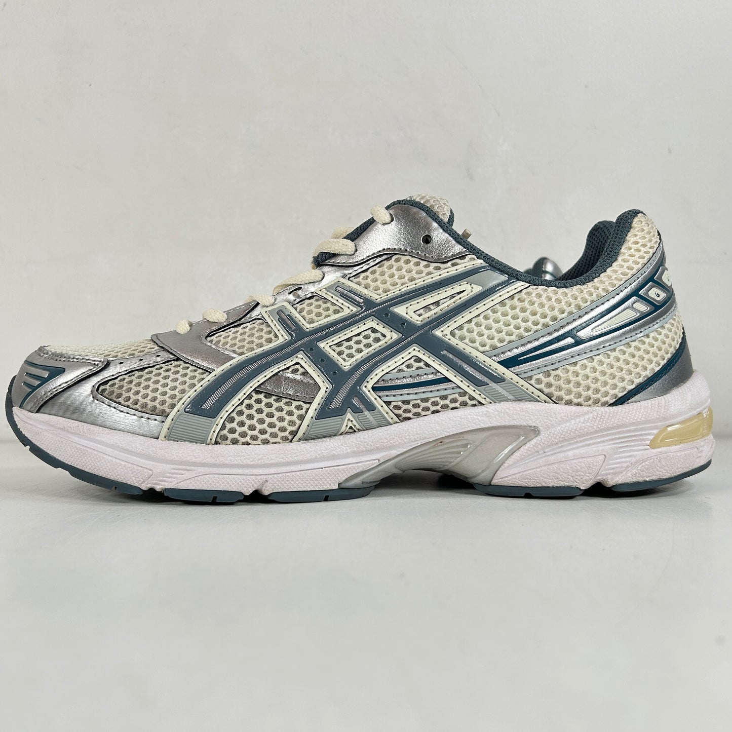 1201A256 115 Asics Gel-1130 Cream/Ironclad [USED] - 10.5 M (Used)