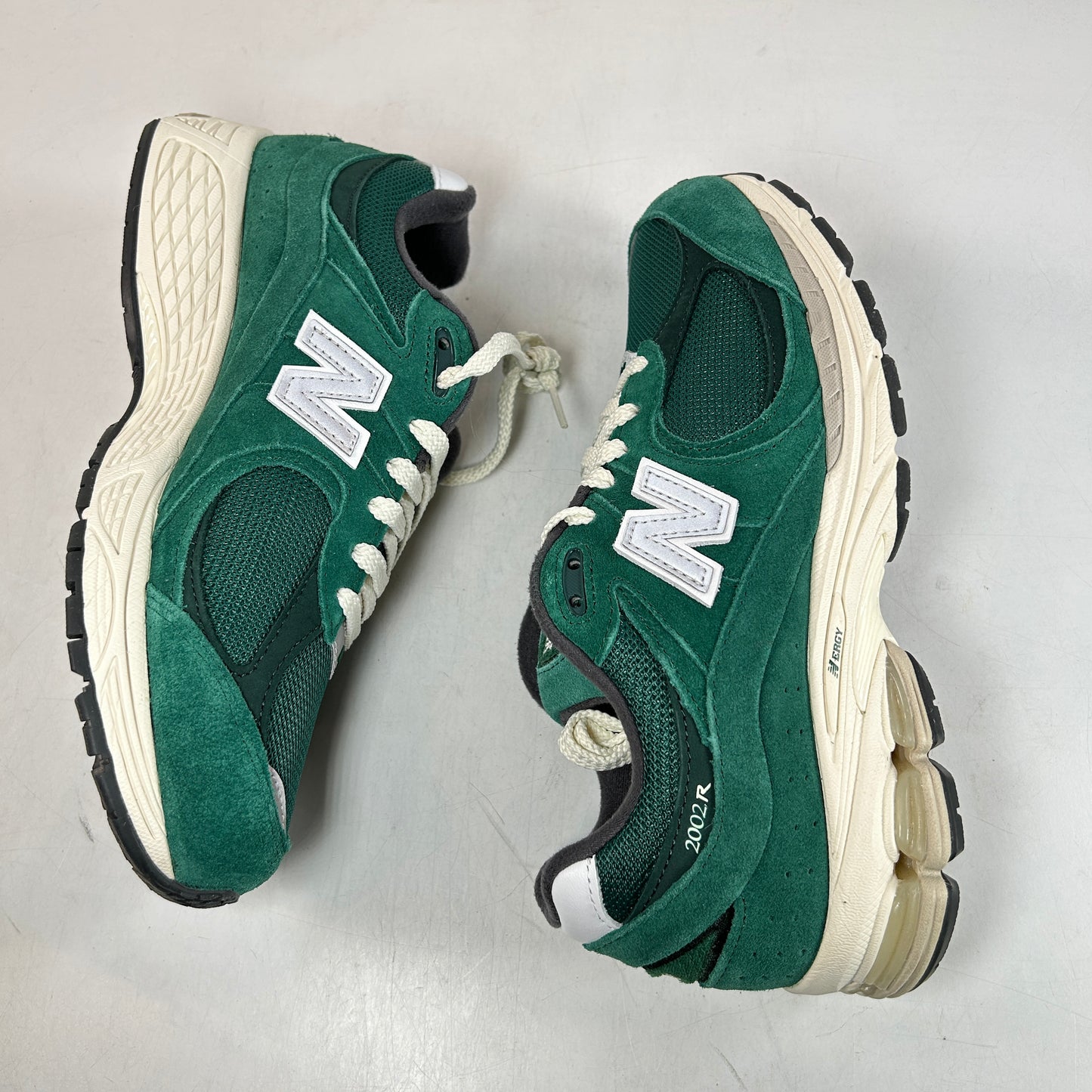 M2002RHB New Balance 2002R Nightwatch Green [USED] - 8.5 M (Used)