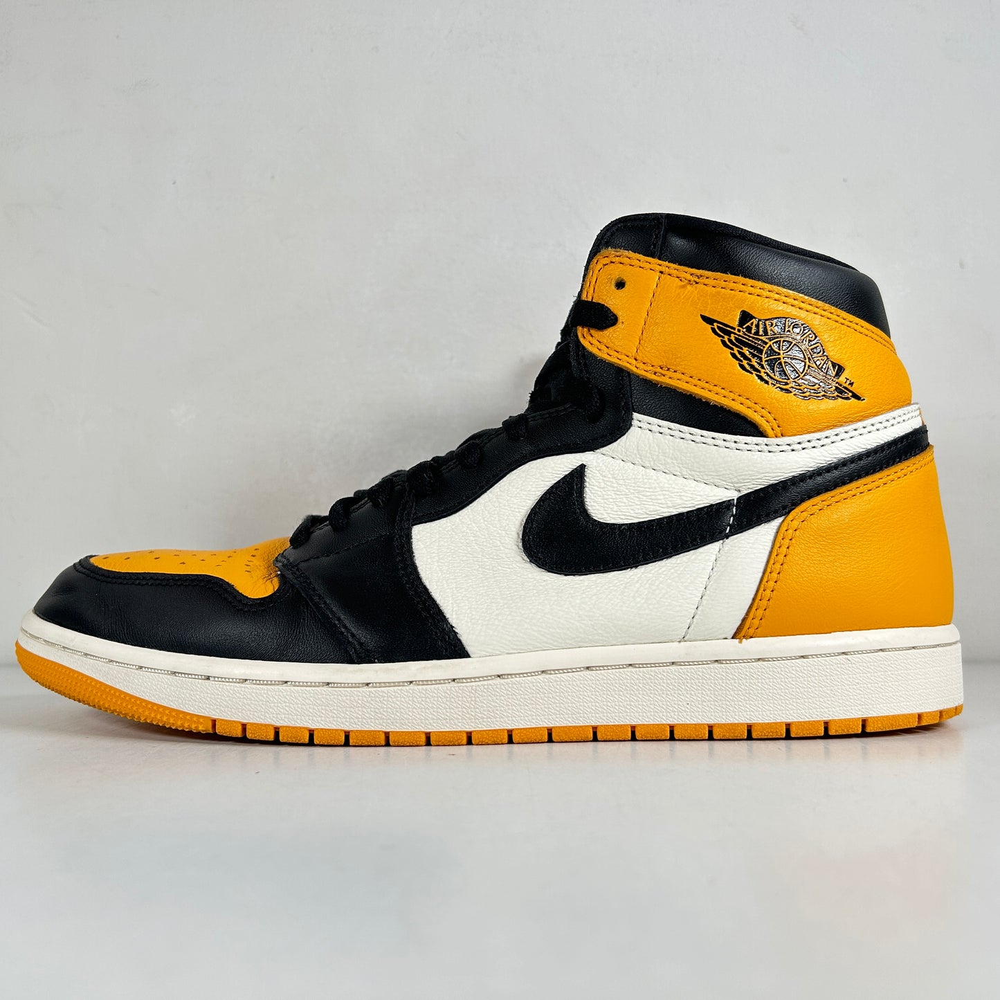 555088 711 Jordan 1 Retro High OG Yellow Toe [USED] - 11.5 M (Used2)