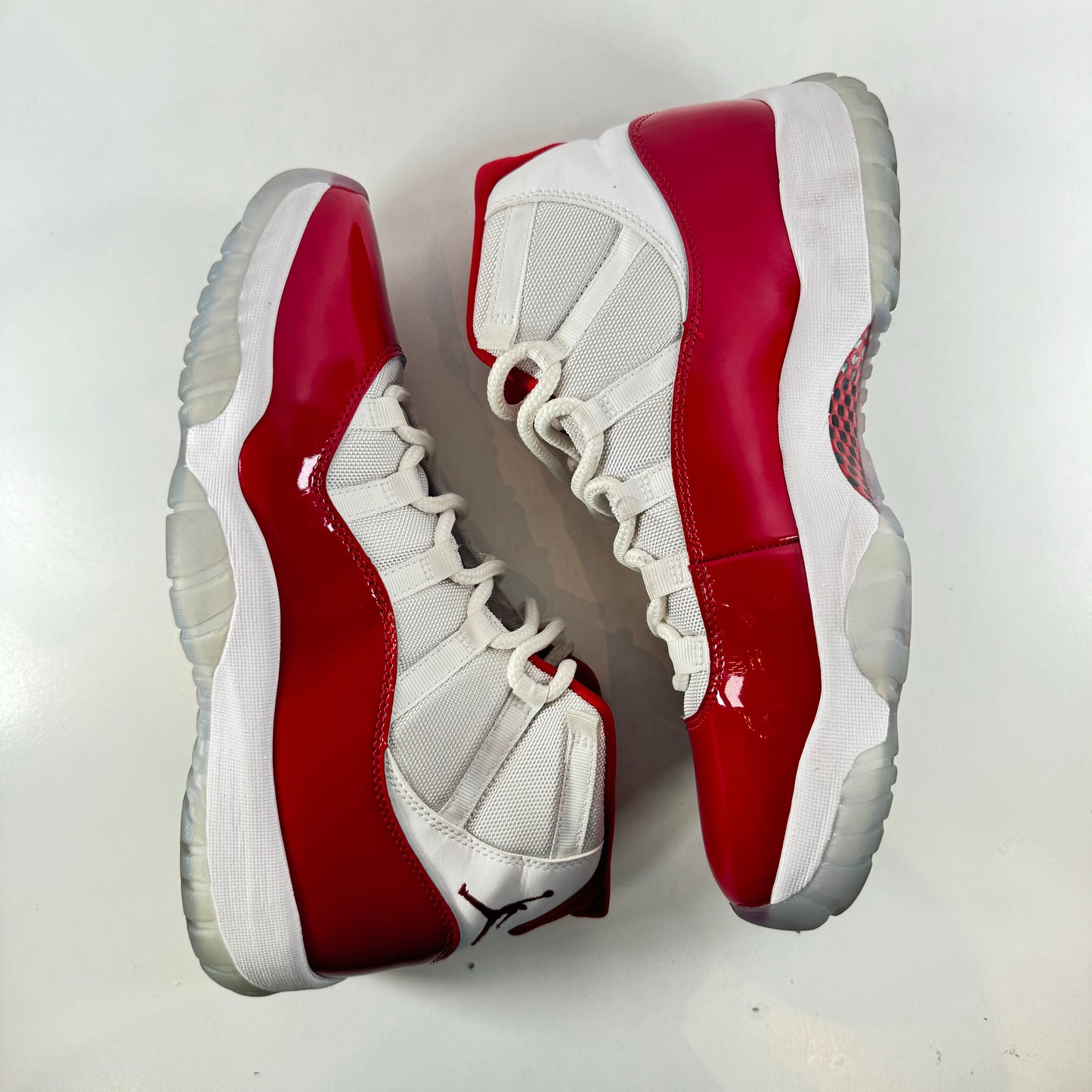 CT8012 116 Jordan 11 Retro Cereza (2022)