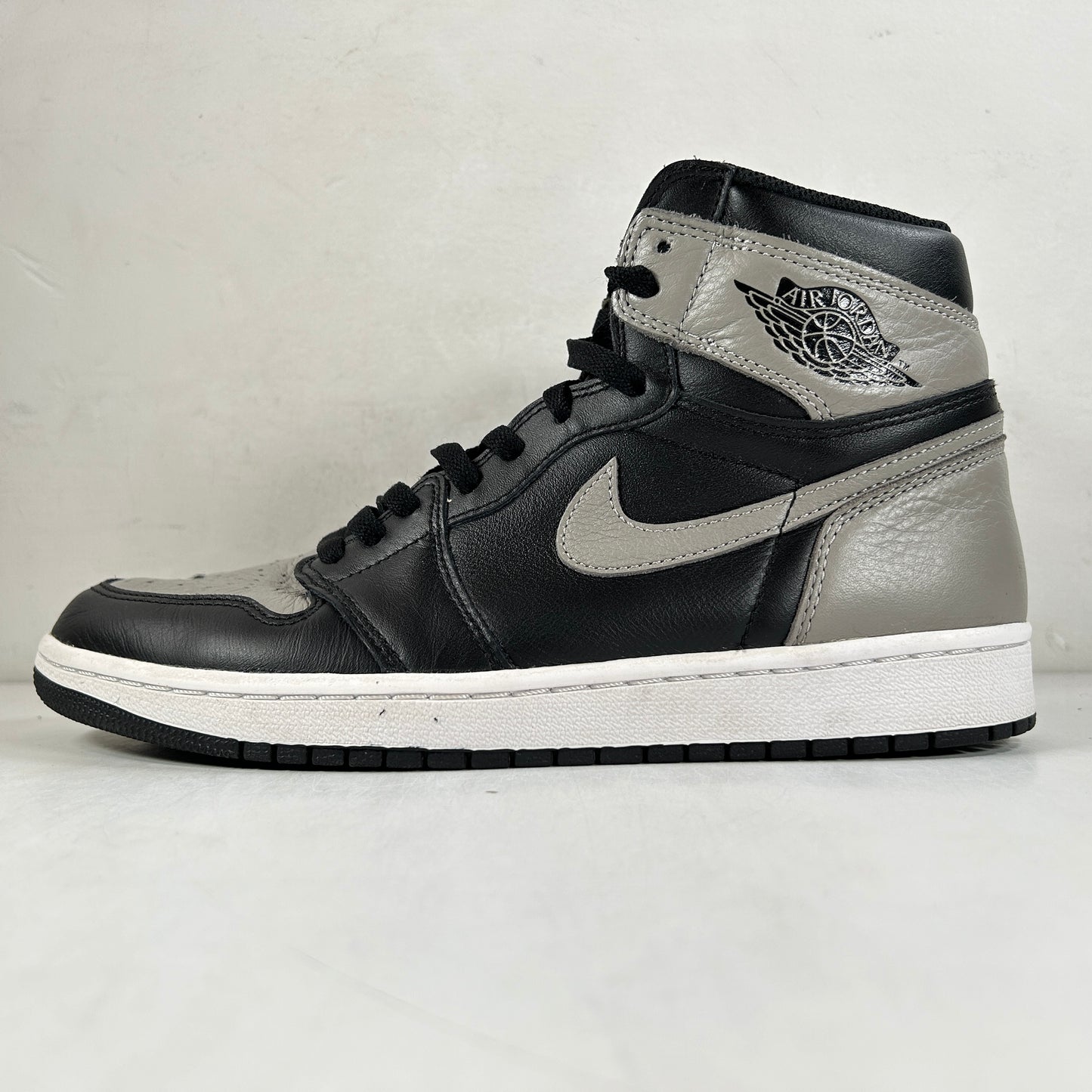 555088 013 Jordan 1 Sombra (2018)