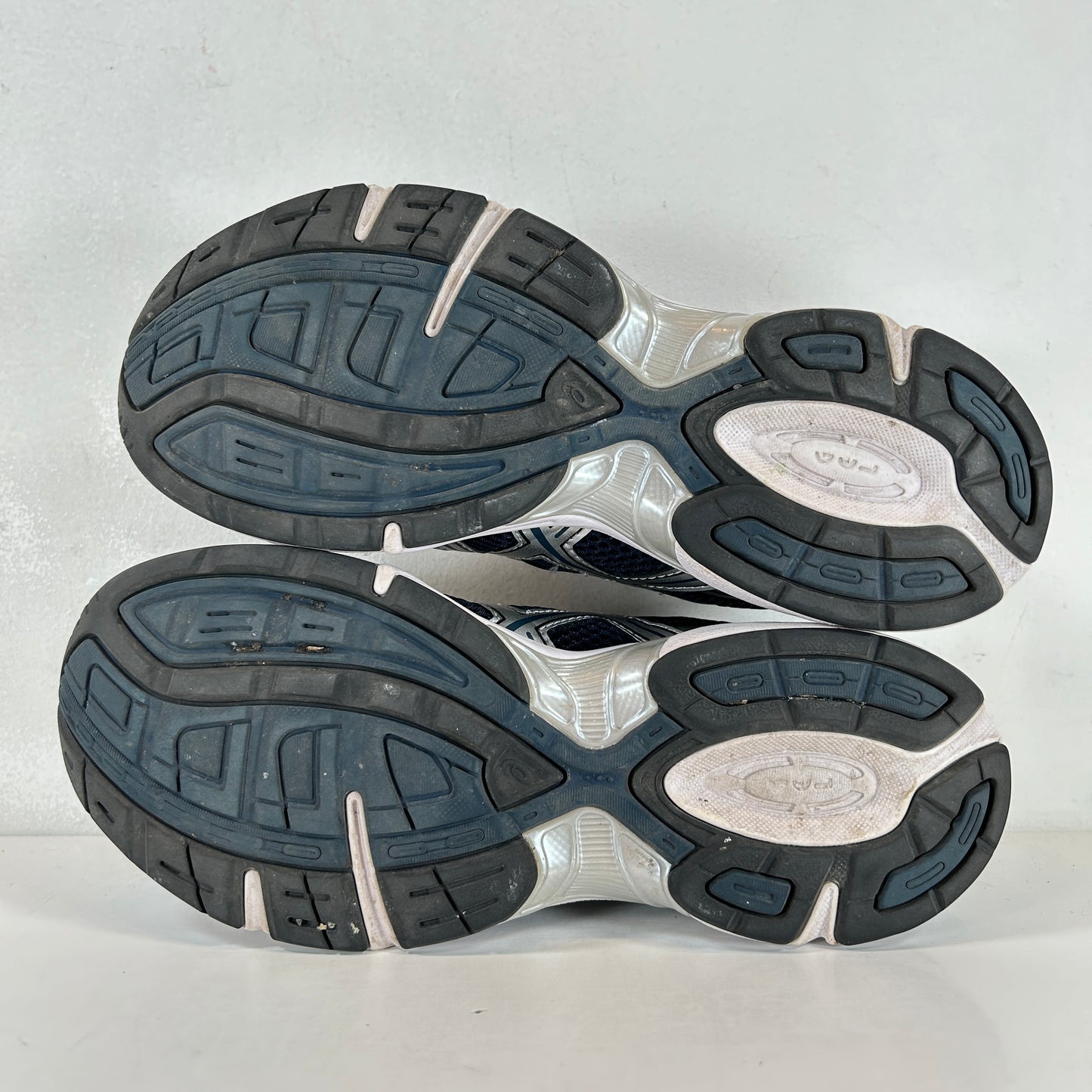 1201A256 400 ASICS Gel-1130 French Blue Pure Silver [USED] - 9.5 M (Used) (No Box)