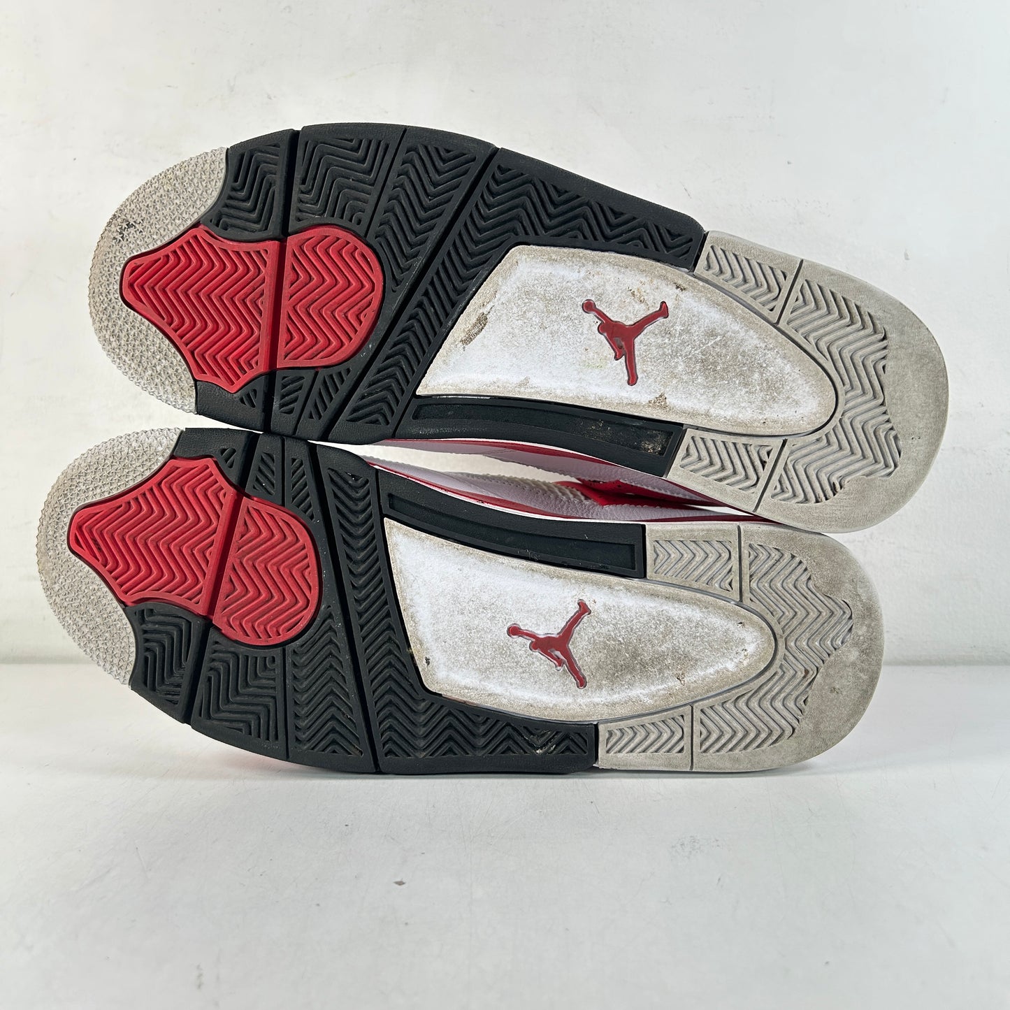 DH6927 161 Jordan 4 Retro Red Cement [USED] - 10.5 M (Used)