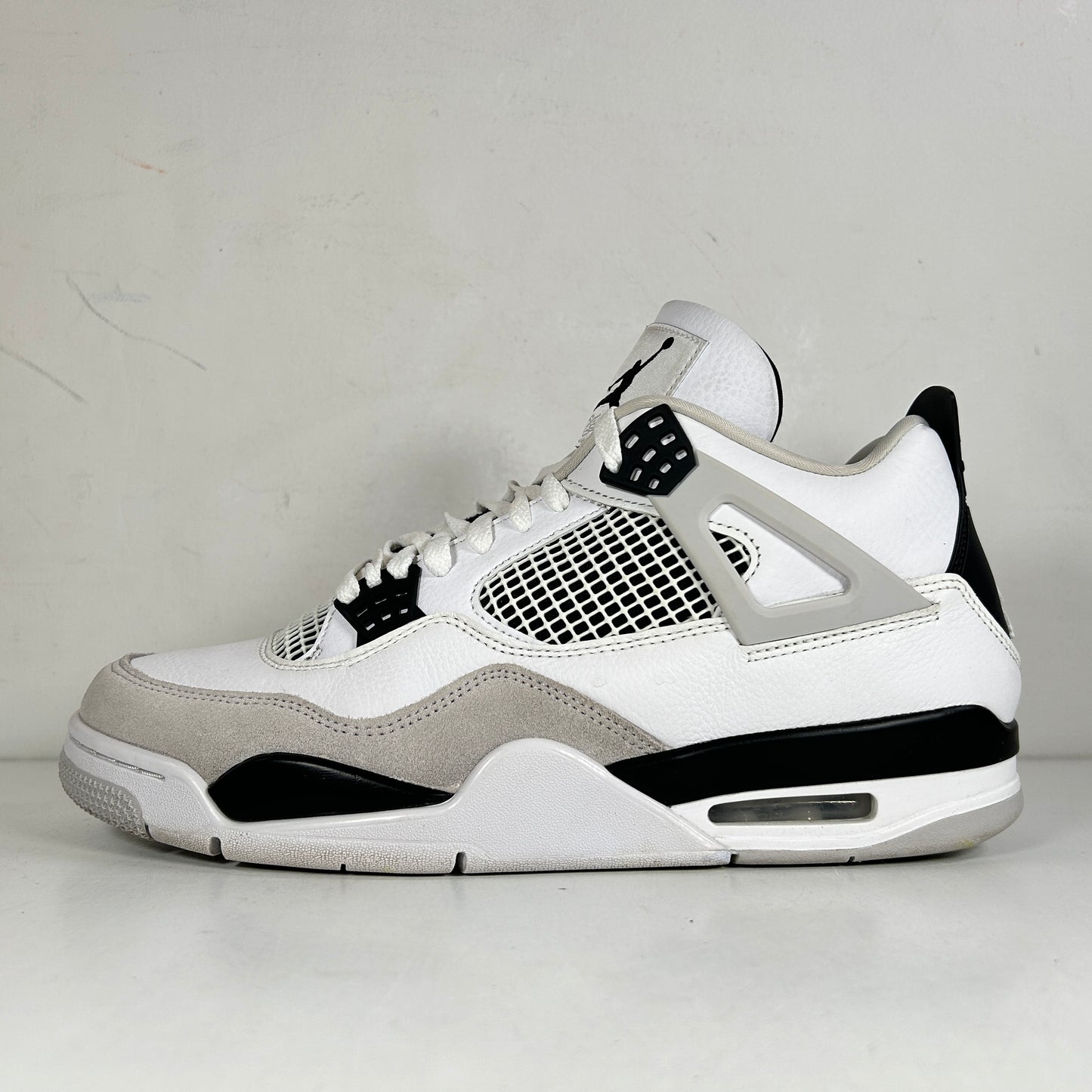 DH6927 111 Jordan 4 Retro Military Black [USED] - 11.5 M (Used2)