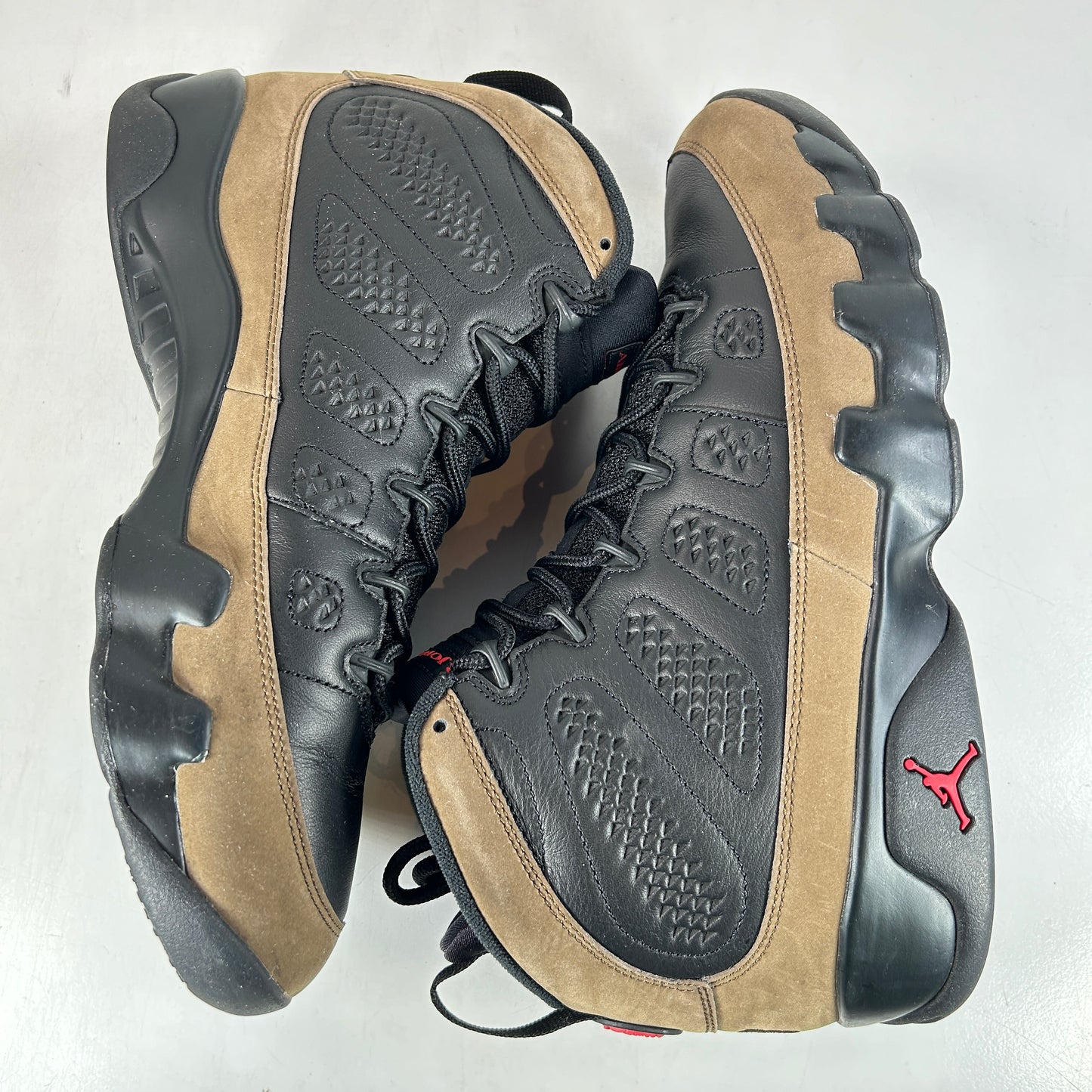 HV4794 030 Air Jordan 9 Retro Olive (2024) [USED] - 11 M (Used)