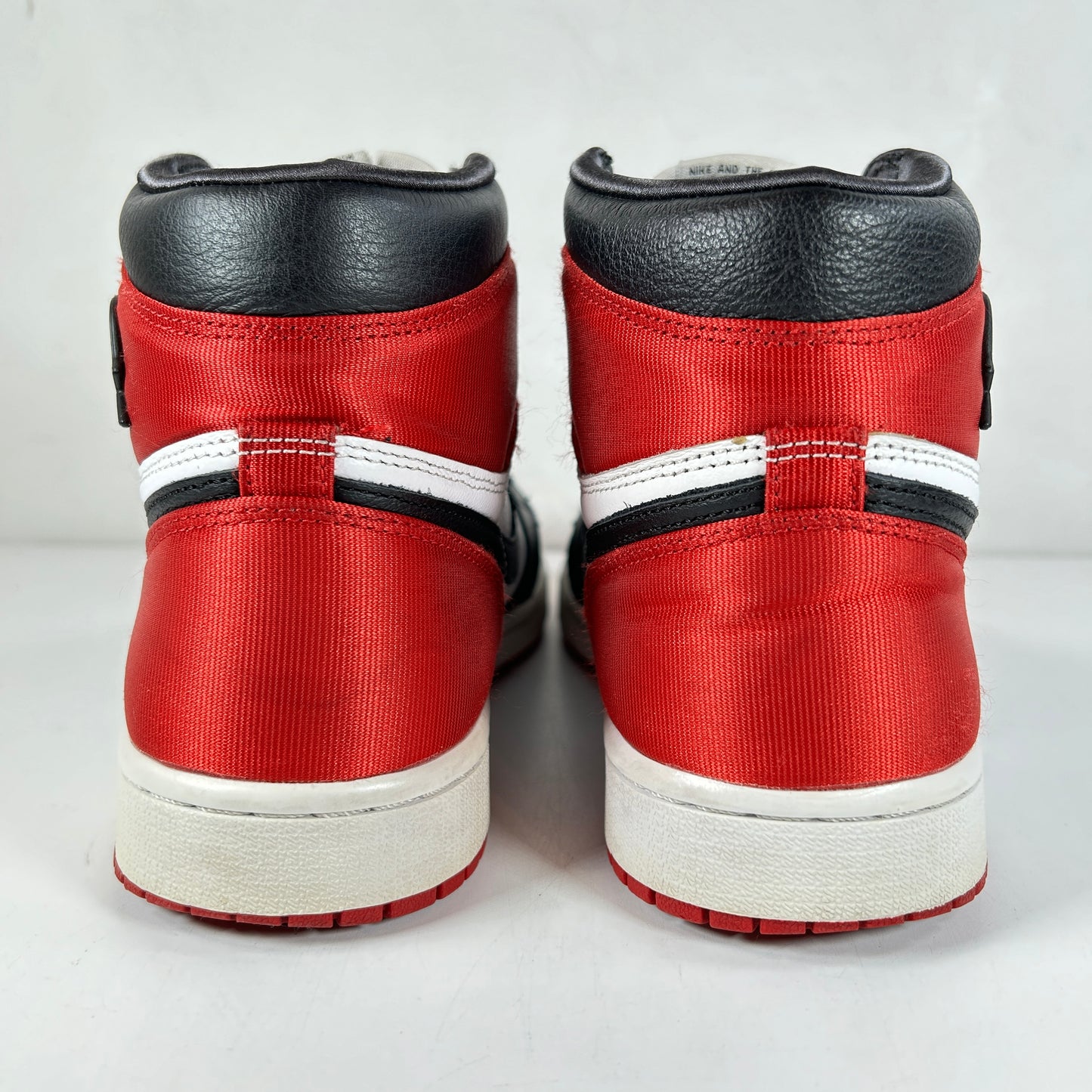 CD0461 016 AJ1 Satin Black Toe [USED] - 10 W (Used)