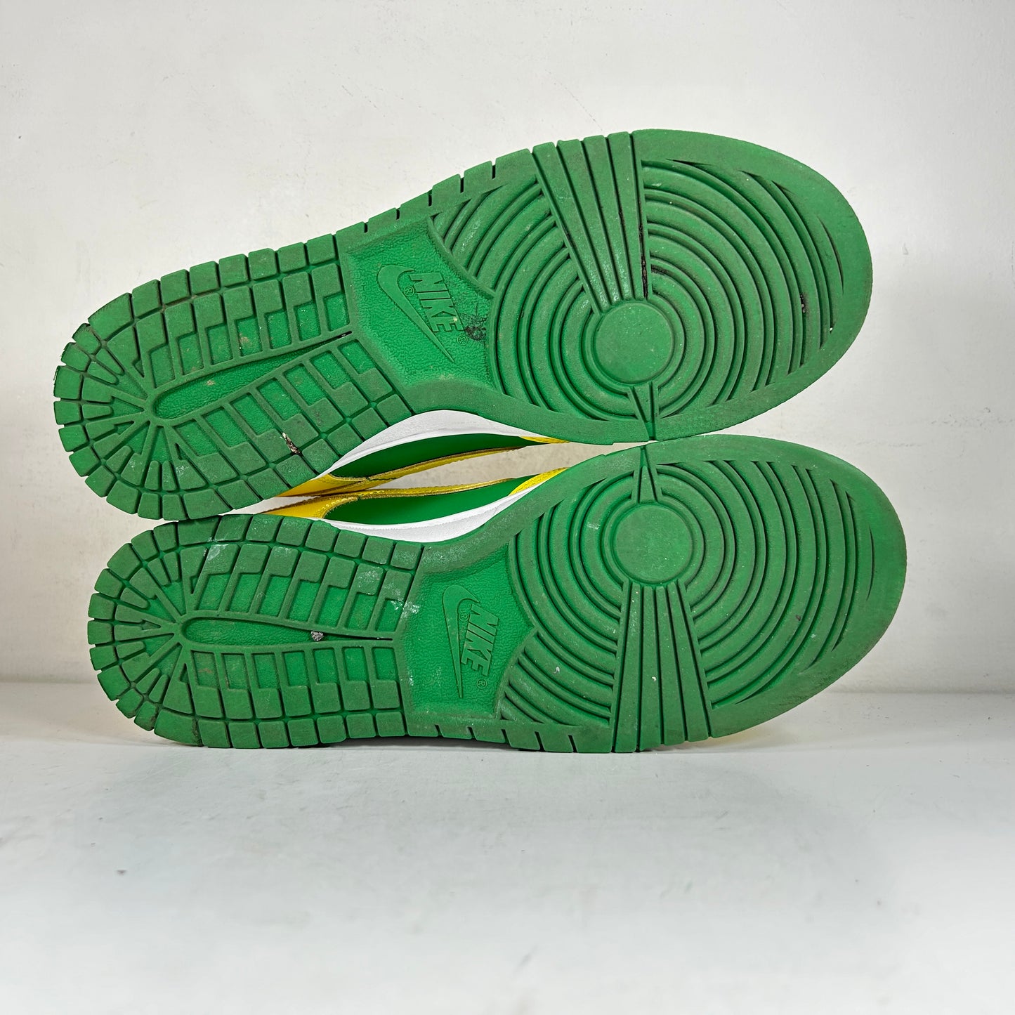 DV0833 300 Nike Dunk Low Retro Reverse Brazil [USED] - 8 M (Used)
