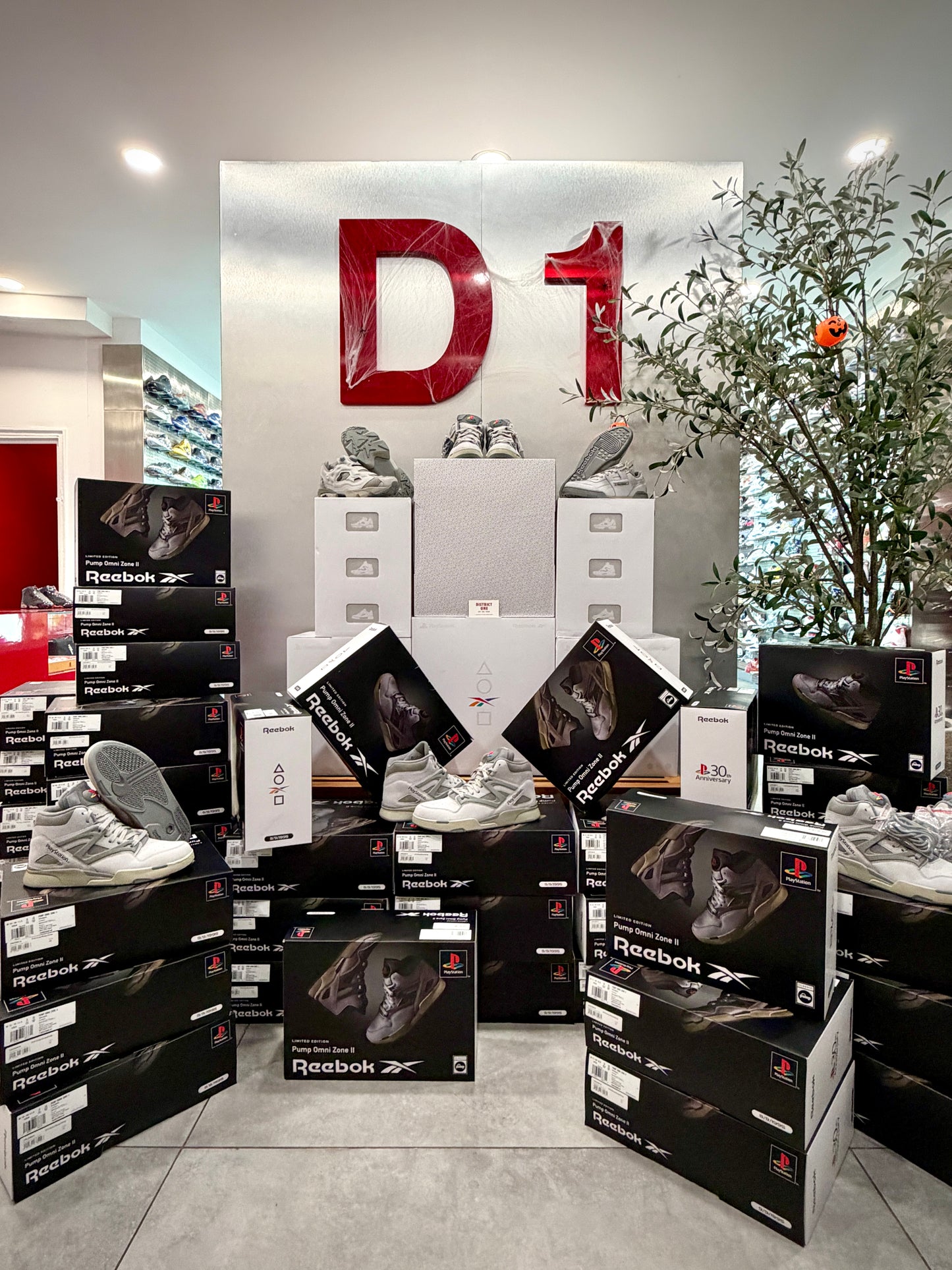 100258816 Reebok Pump Omni Zone II PlayStation 30th Anniversary