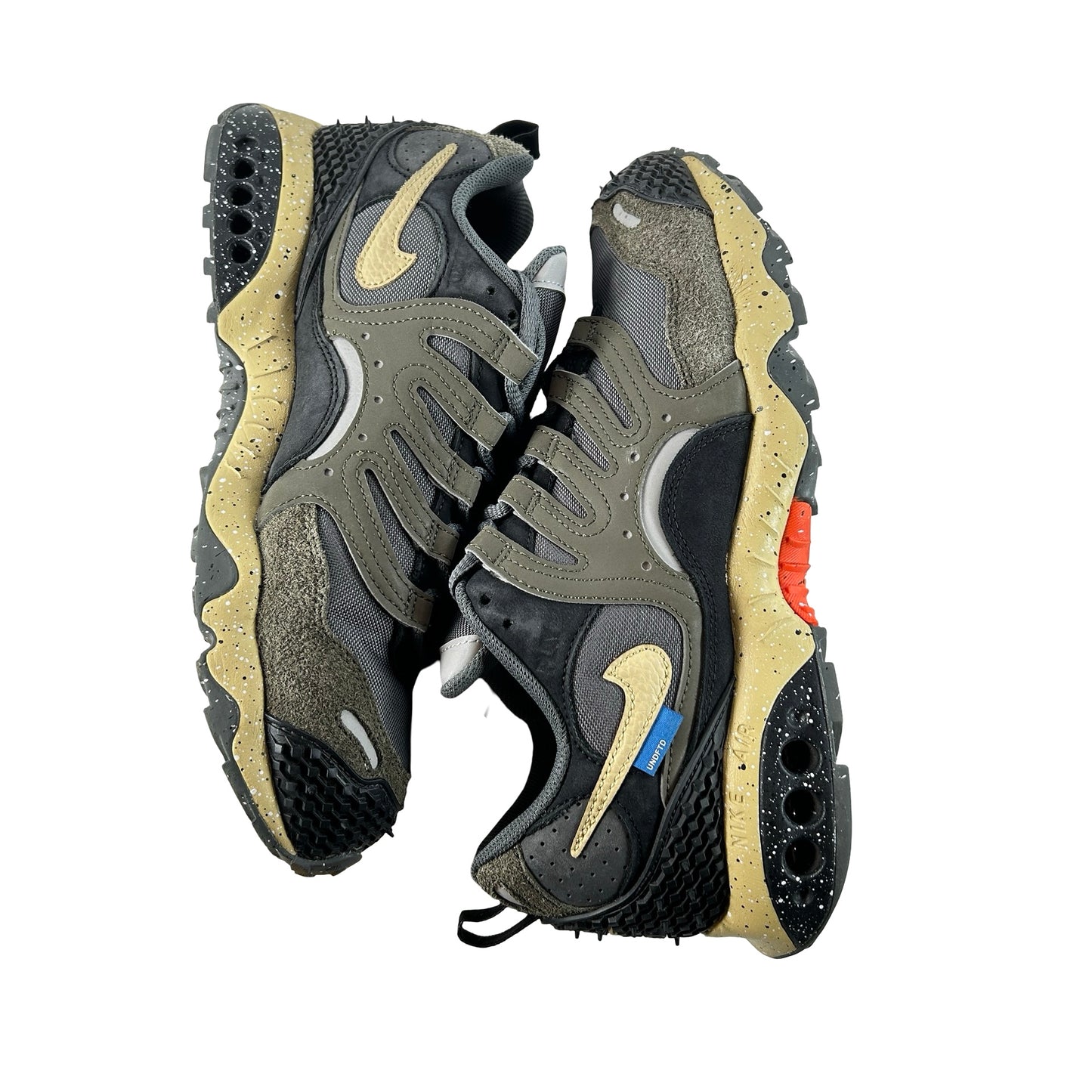 FN7546 300 Undefeated x Air Terra Humara Cargo Khaki [USED] - 9.5 M (Used)