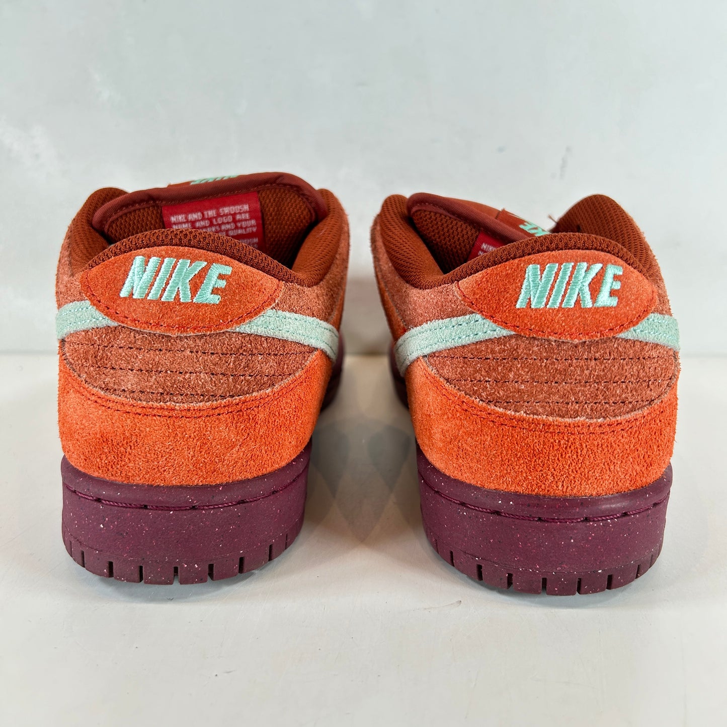 DV5429 601 Nike SB Dunk Low Mystic Red Rosewood [USED] - 8.5 M (Used)