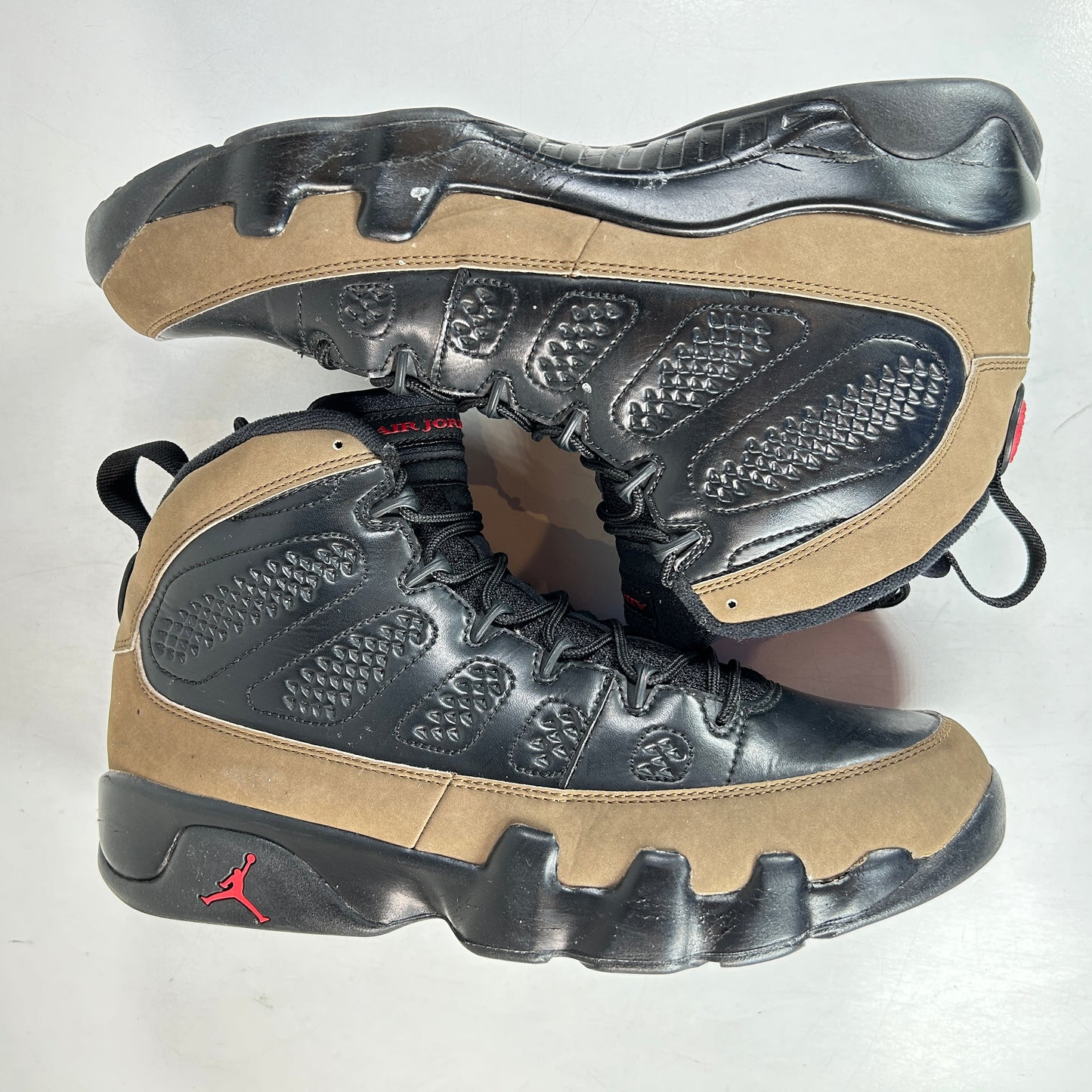 302370 020 Jordan 9 Retro Olive (2012) [USED] - 9.5 M (Used)