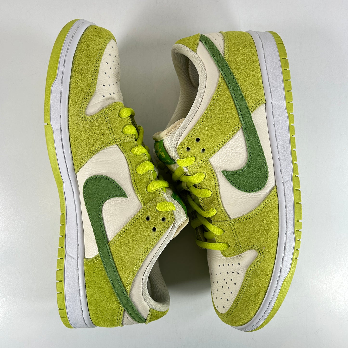 DM0807 300 Nike SB Dunk Low Green Apple [USED] - 11 M (Used)