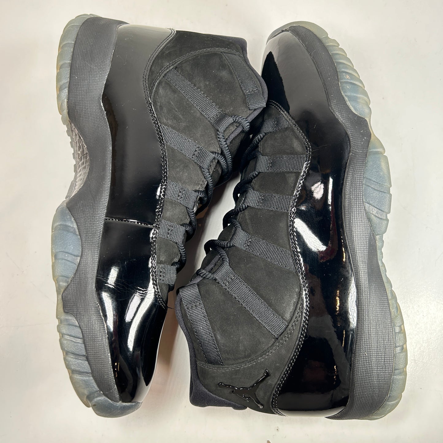 378037 005 Jordan 11 Retro Cap and Gown [USED] - 11 M (Used)