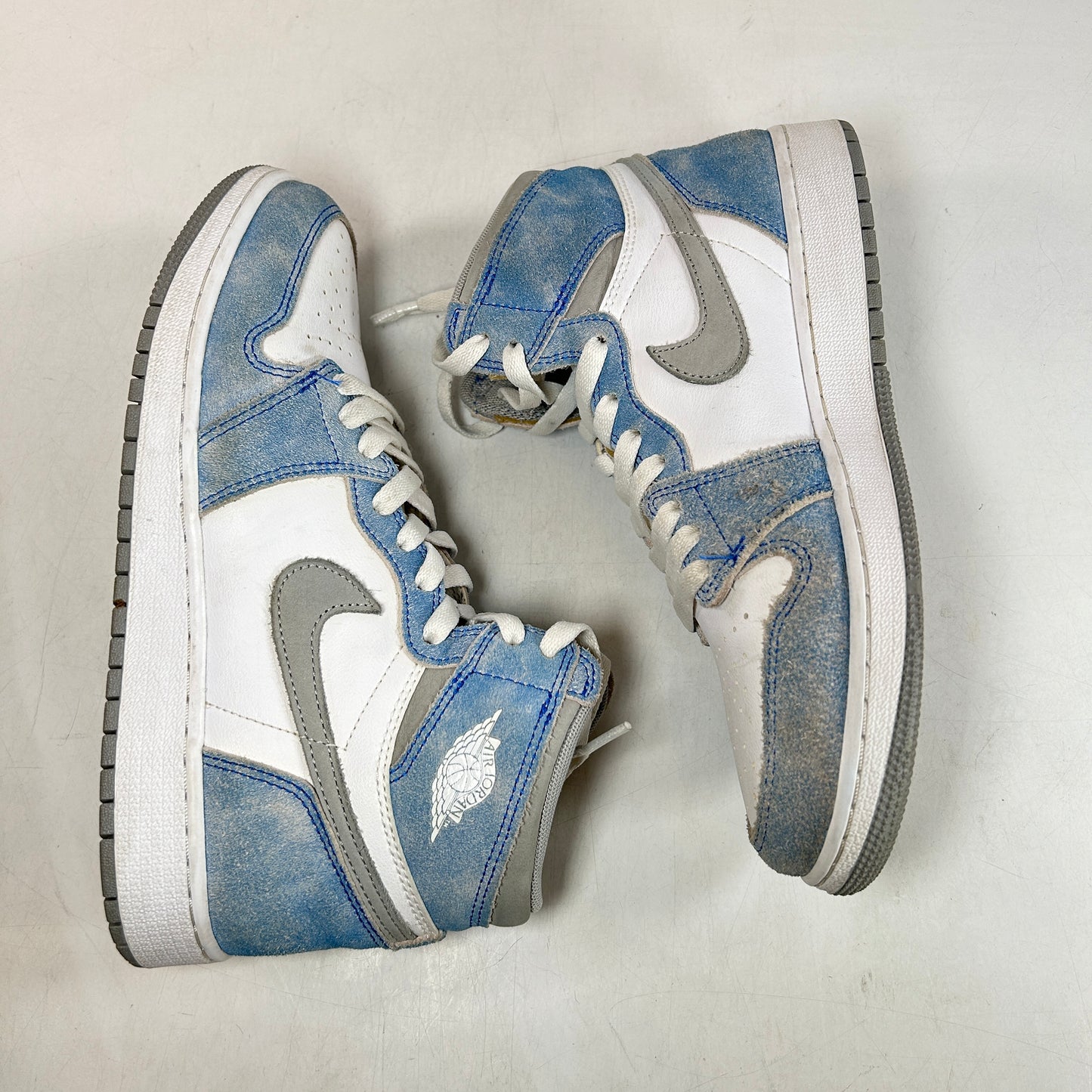 575441 402 Jordan 1 Hyper Royal GS [USED] - 7 Y (Used)