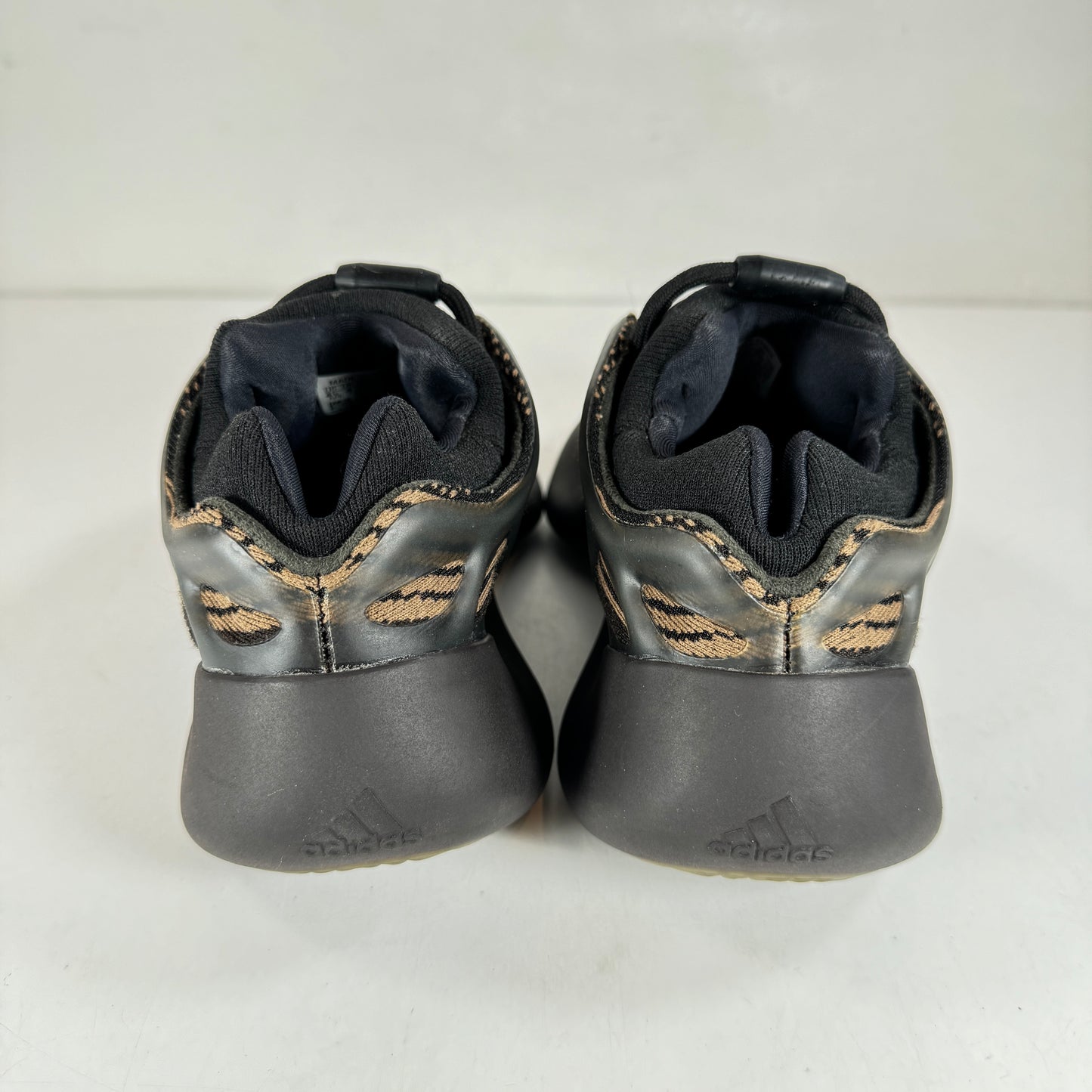 GY0189 adidas Yeezy 700 V3 Clay Brown [USED] - 4.5 M (Used)