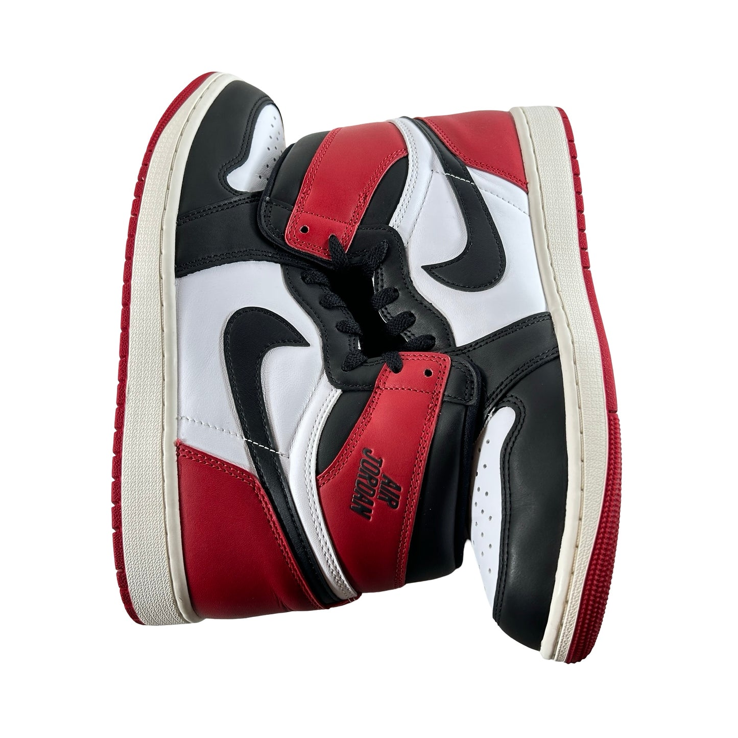 DZ5485 106 Jordan 1 Retro High OG Black Toe Reimagined [USED] - 11 M (Used13)