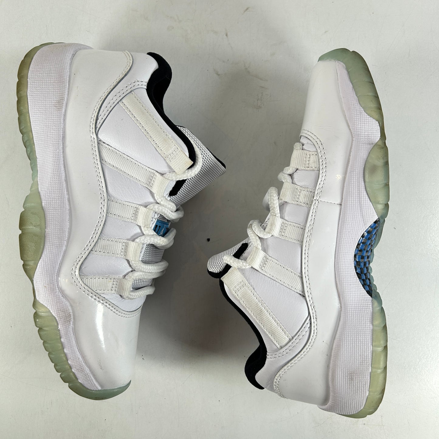 528896 117 Jordan 11 Retro Low Legend Blue (GS) [USED] - 4Y (Used)