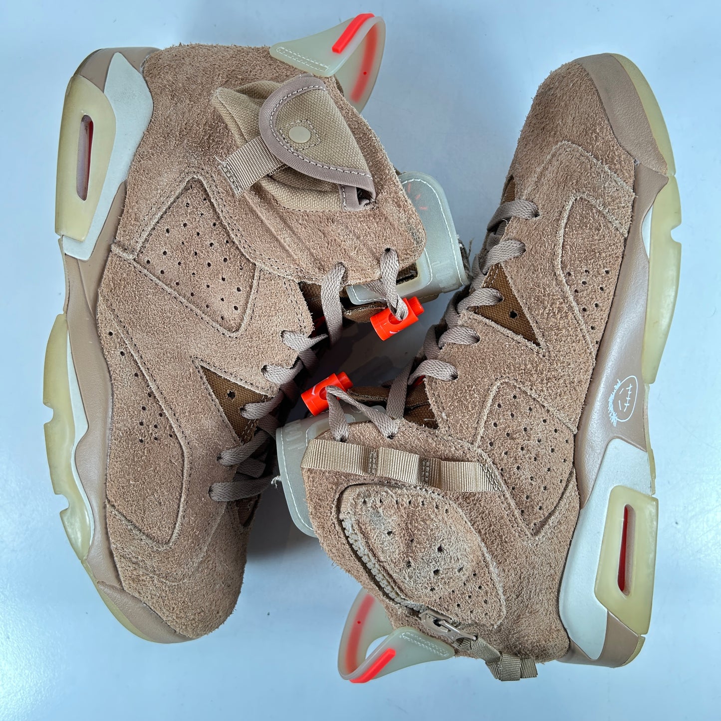 DH0690 200 Jordan 6 Retro Travis Scott British Khaki [USED] - 8.5 M (Used)