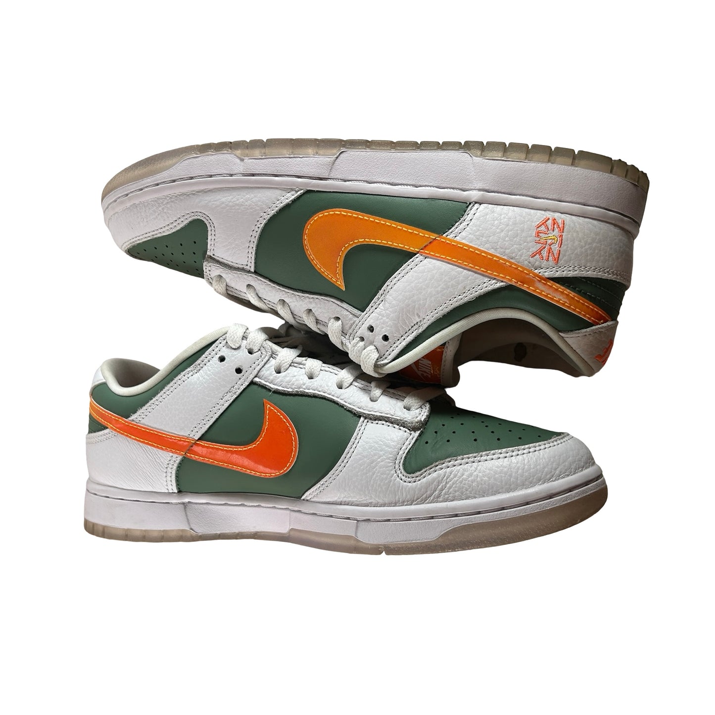 DN2489 300 Nike Dunk Low NY vs. NY [USED] - 9.5 M (Used)