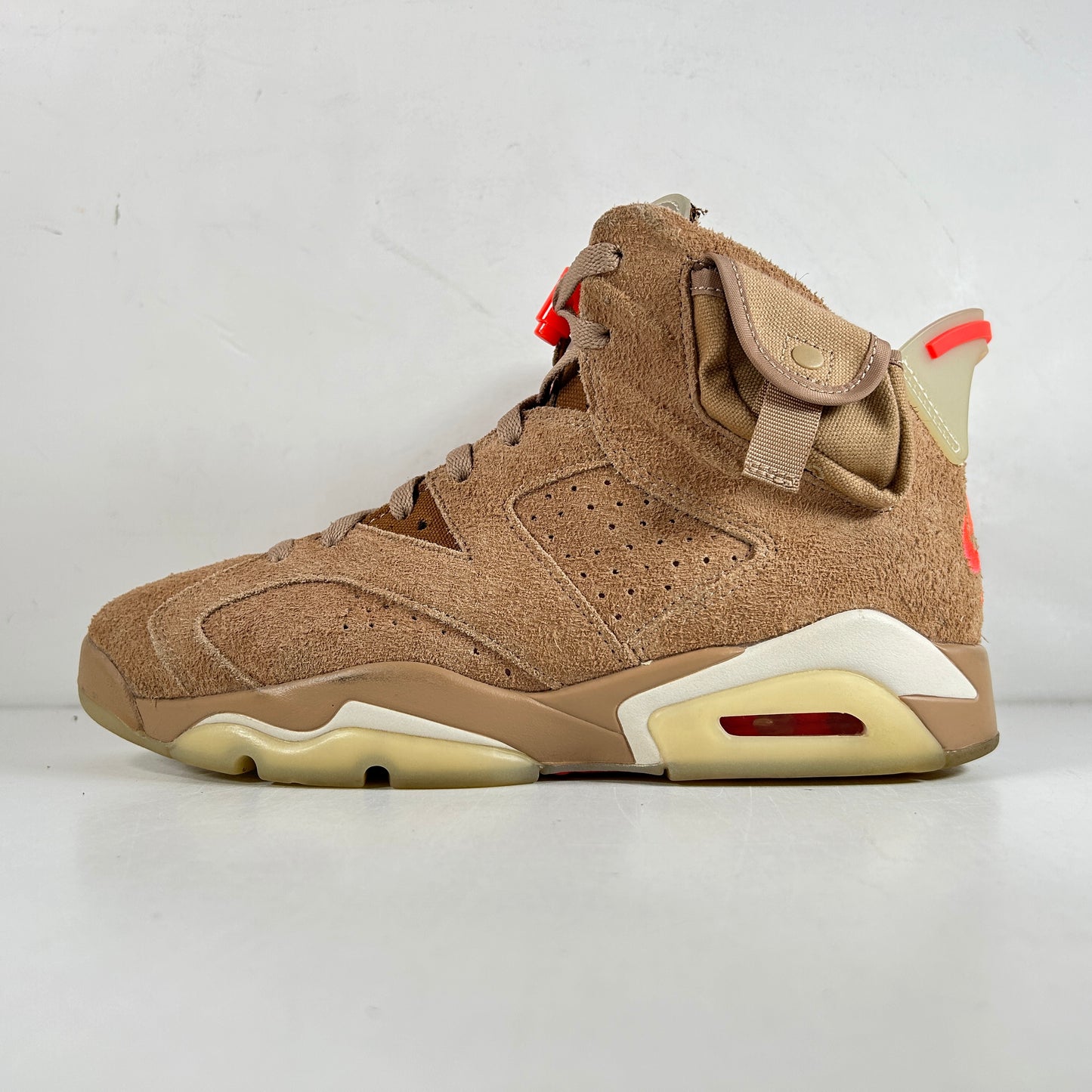 DH0690 200 Jordan 6 Retro Travis Scott British Khaki [USED] - 8.5 M (Used)