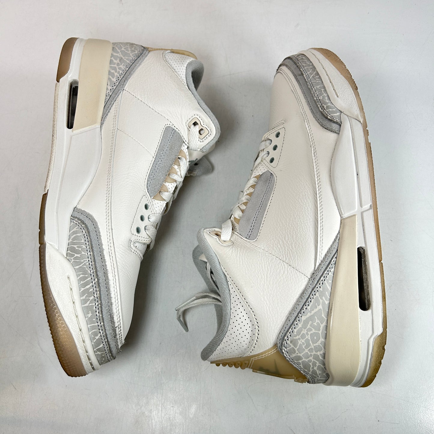 FJ9479 100 Jordan 3 Retro Craft Ivory [USED] - 11 M (Used)