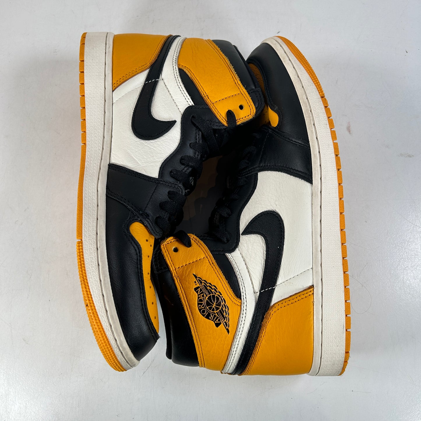 555088 711 Jordan 1 Retro High OG Yellow Toe [USED] - 11.5 M (Used3)