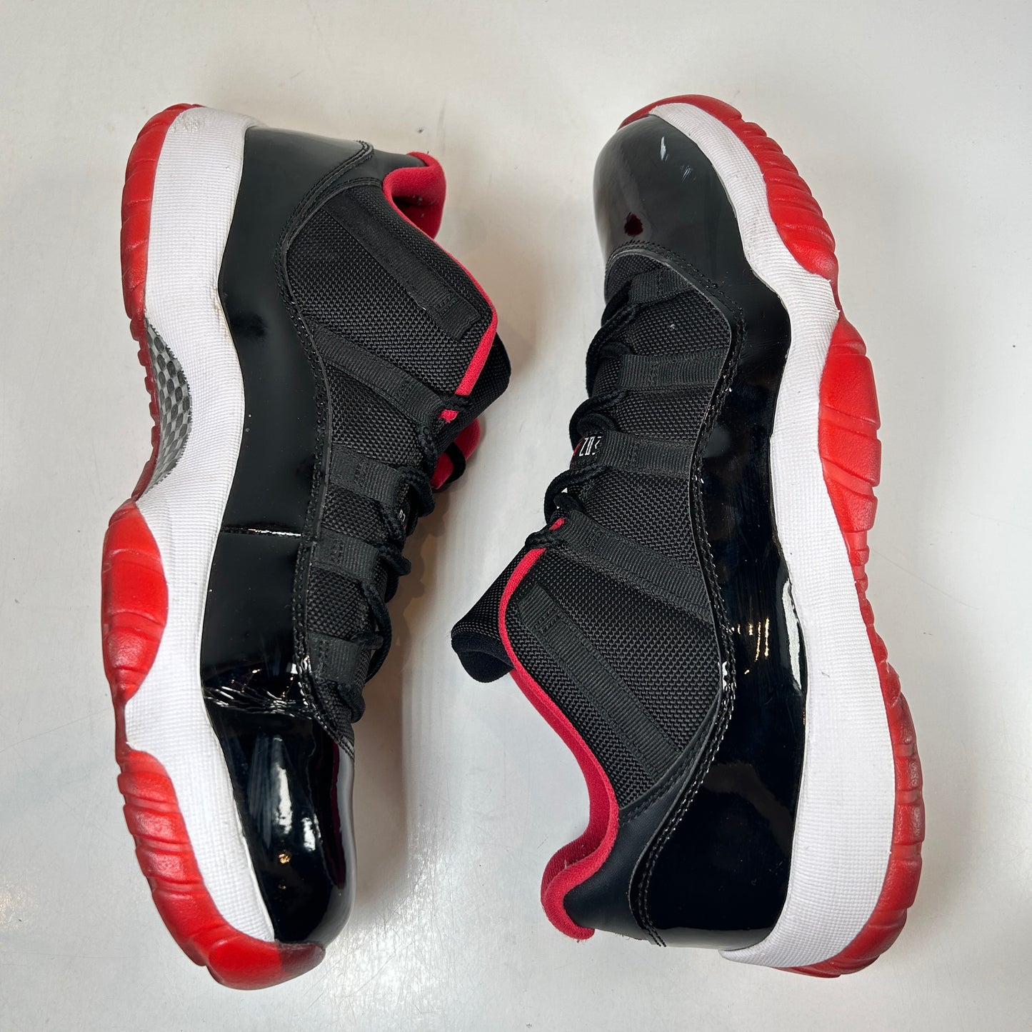 528895 012 Jordan 11 Retro Low Bred [USED] - 11 M (Used)