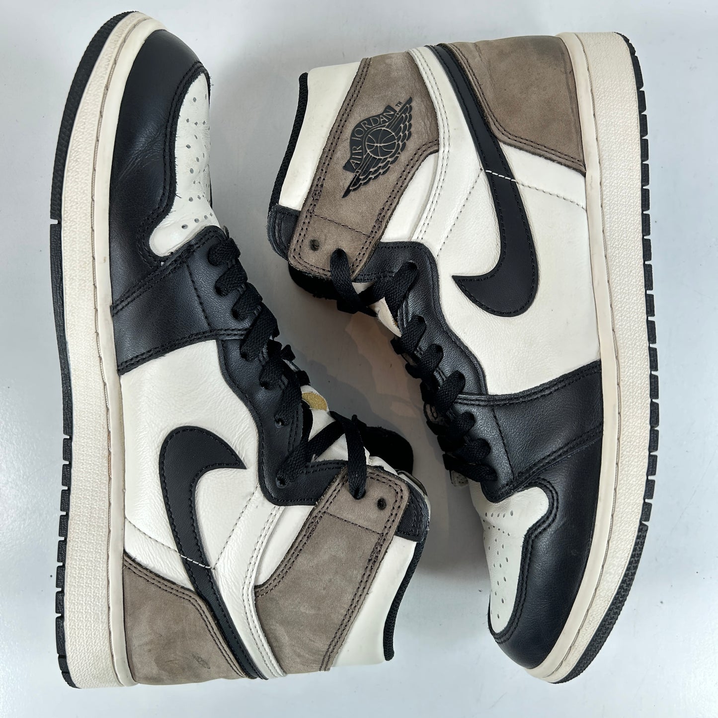 555088 105 Jordan 1 Mocha [USED] - 10.5 M (Used) (No Box)