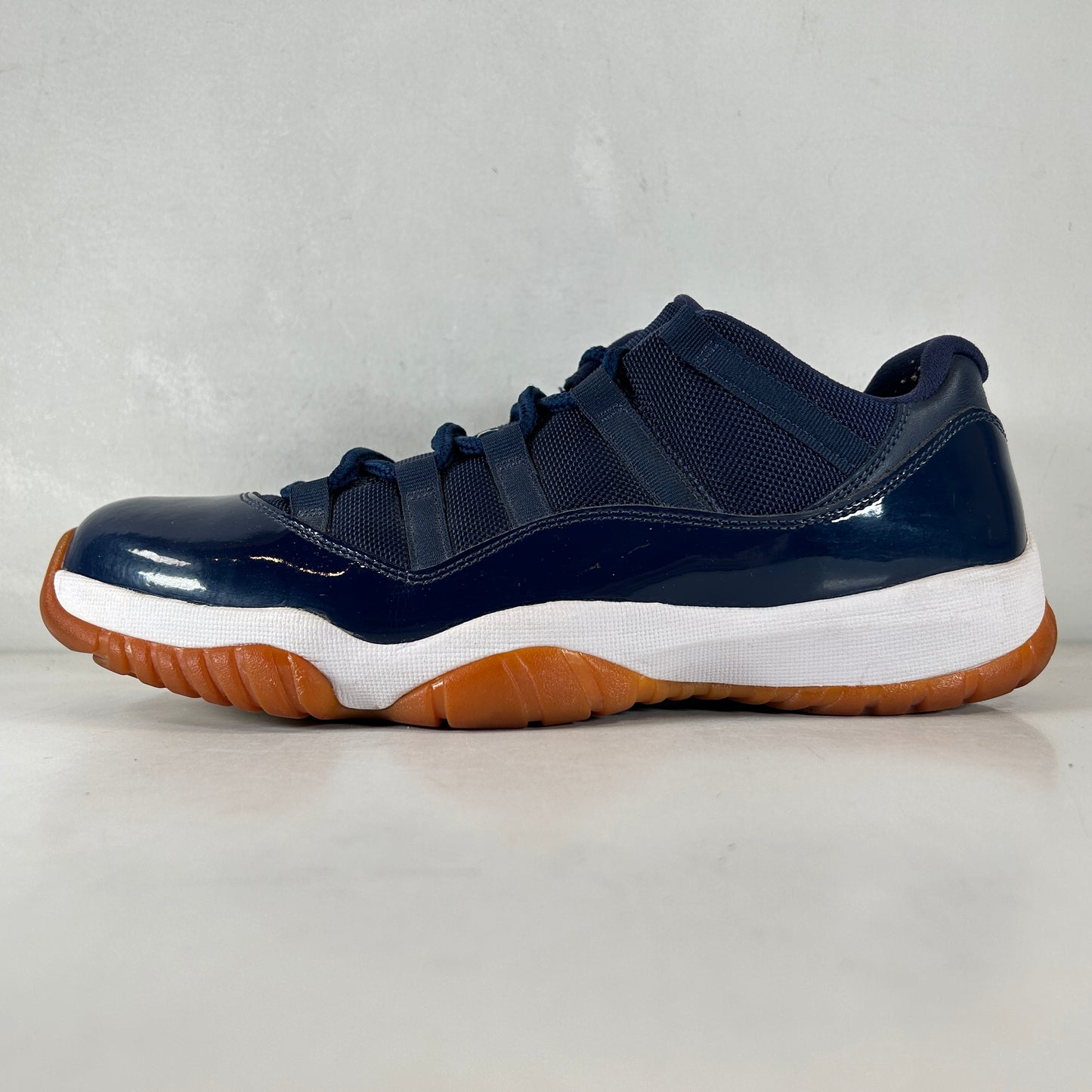 528895 405 Jordan 11 Retro Low Midnight Navy [USED] - 11 M (Used)