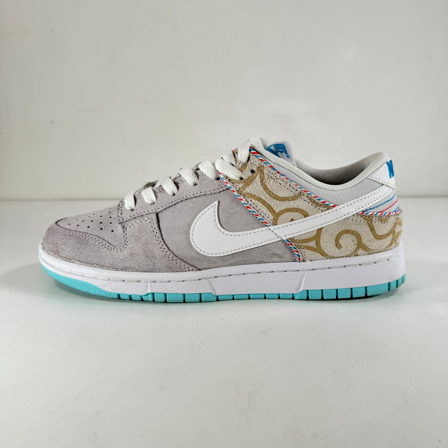 DH7614 500 Nike Dunk Low SE Barber Shop Grey [USED] - 9 M (Used)