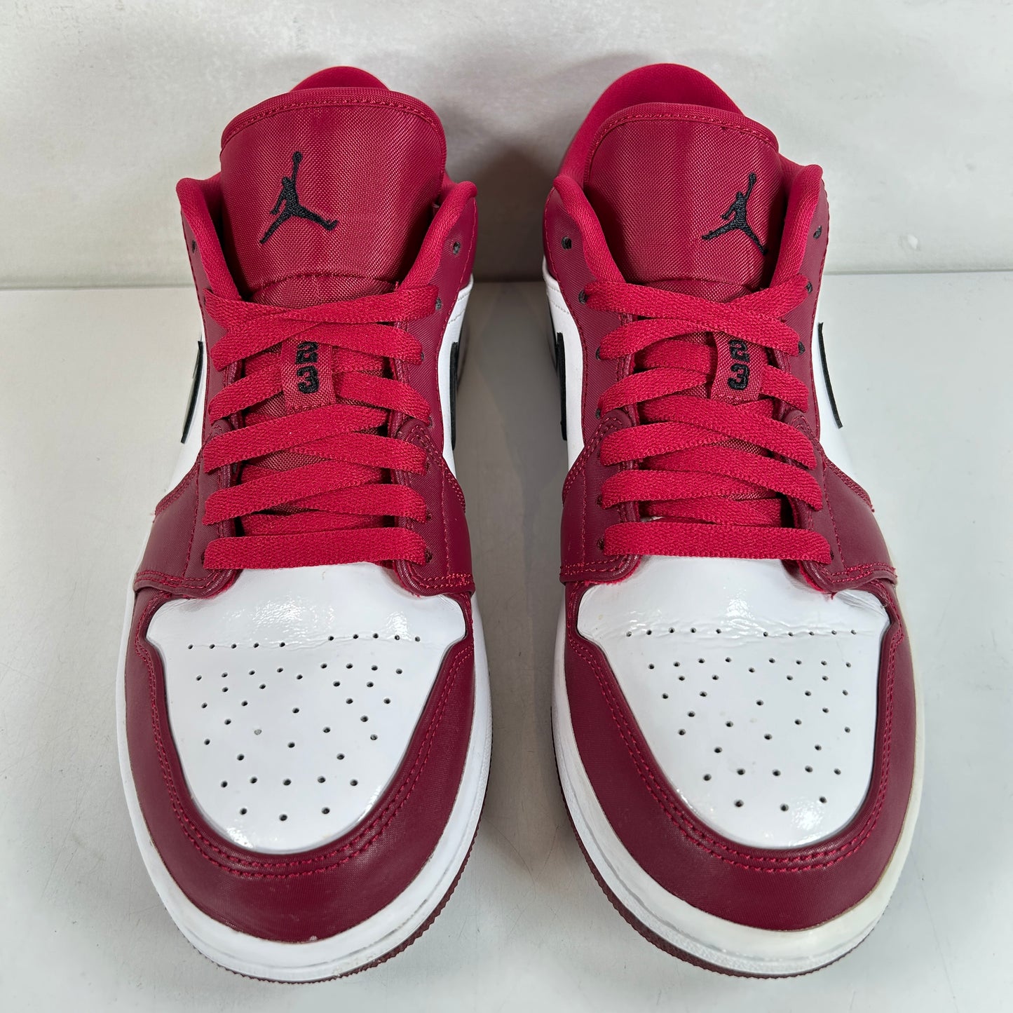 553558 604 Jordan 1 Low Noble Red [USED] - 9.5 M (Used)