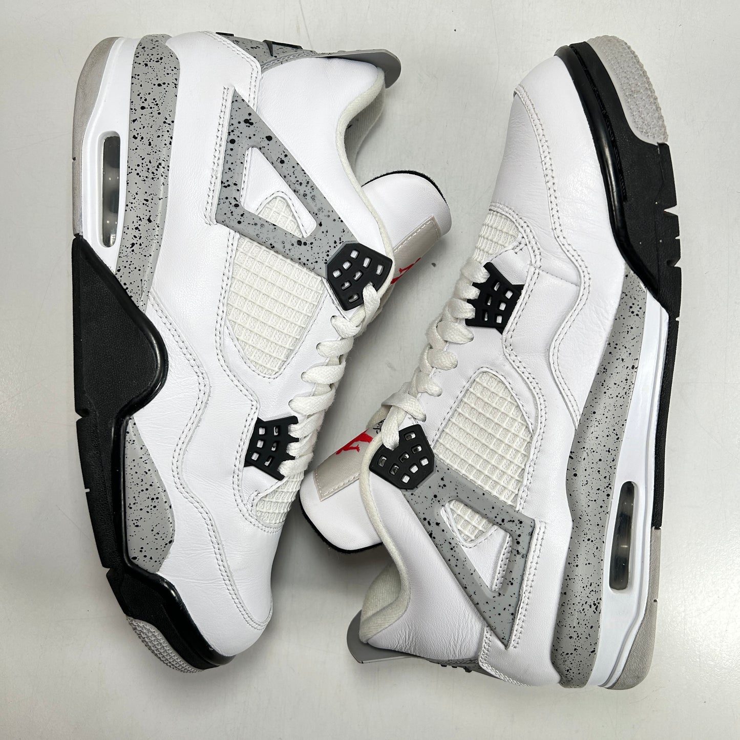 840606 192 Jordan 4 White Cement [USED] - 10.5 M (Used2)