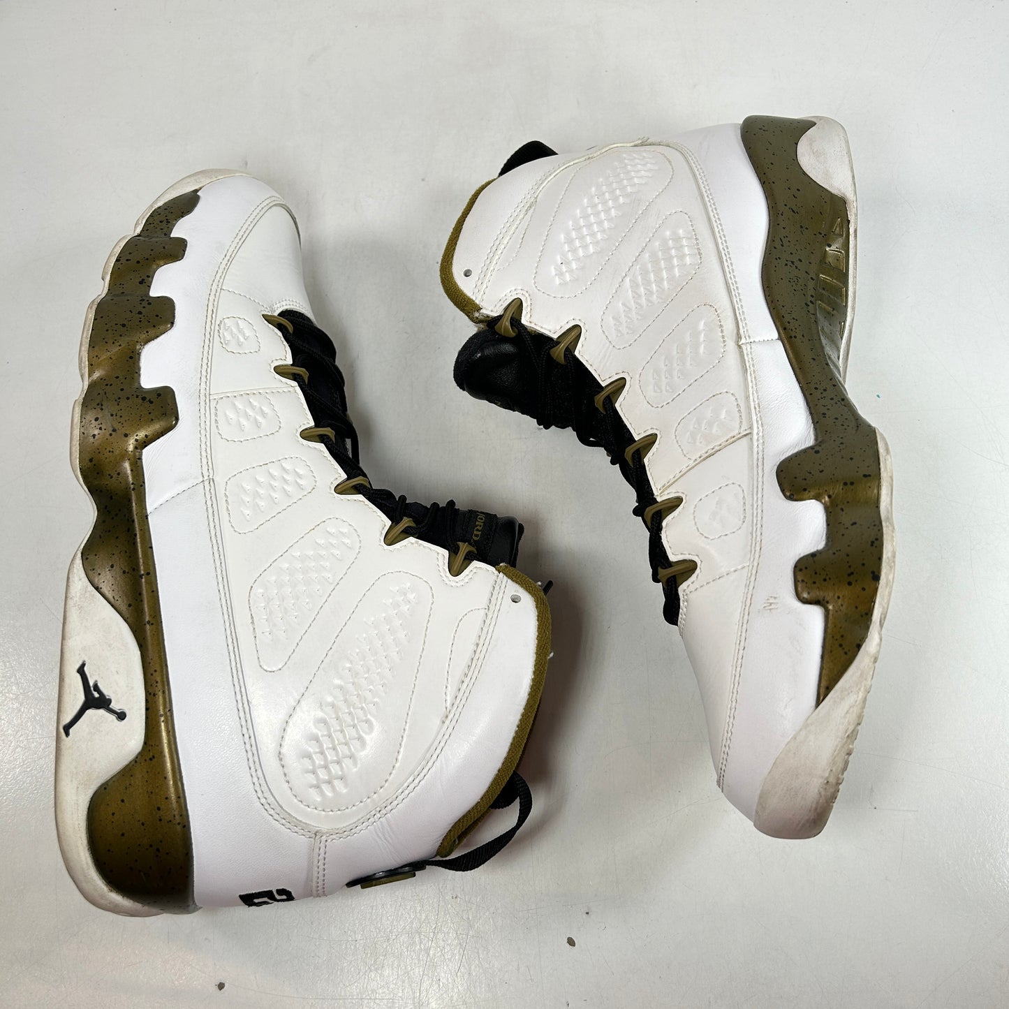 302370 109 Jordan 9 Retro Statue [USED] - 13 M (Used) (No Box)