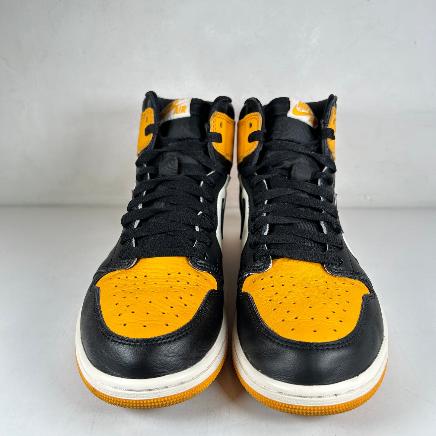 555088 711 Jordan 1 Retro High OG Yellow Toe [USED] - 11 M (Used2)