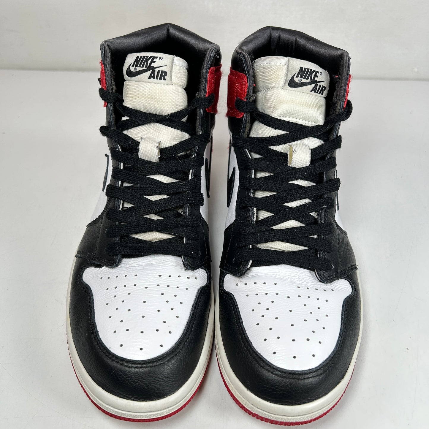 CD0461 016 AJ1 Satin Black Toe [USED] - 10 W (Used)