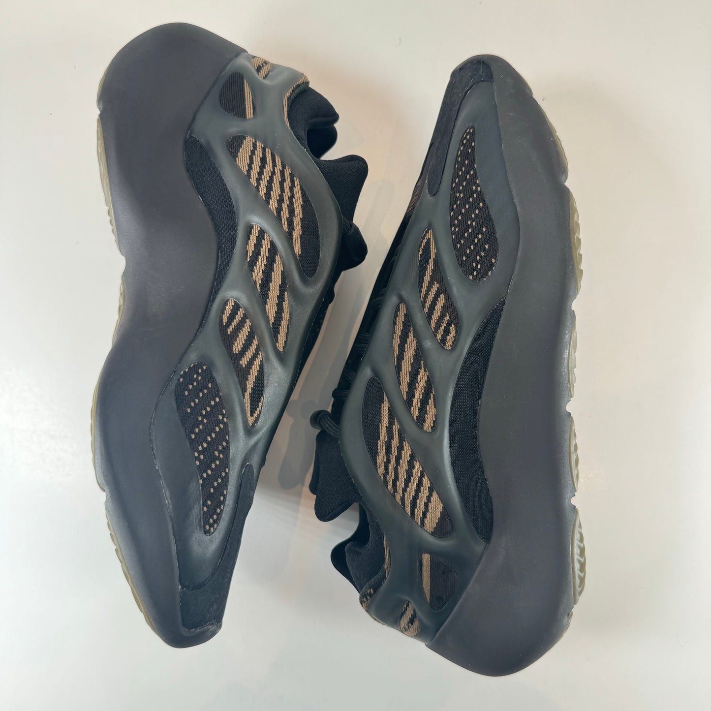 GY0189 adidas Yeezy 700 V3 Clay Brown [USED] - 9.5 M (Used) (No Box)