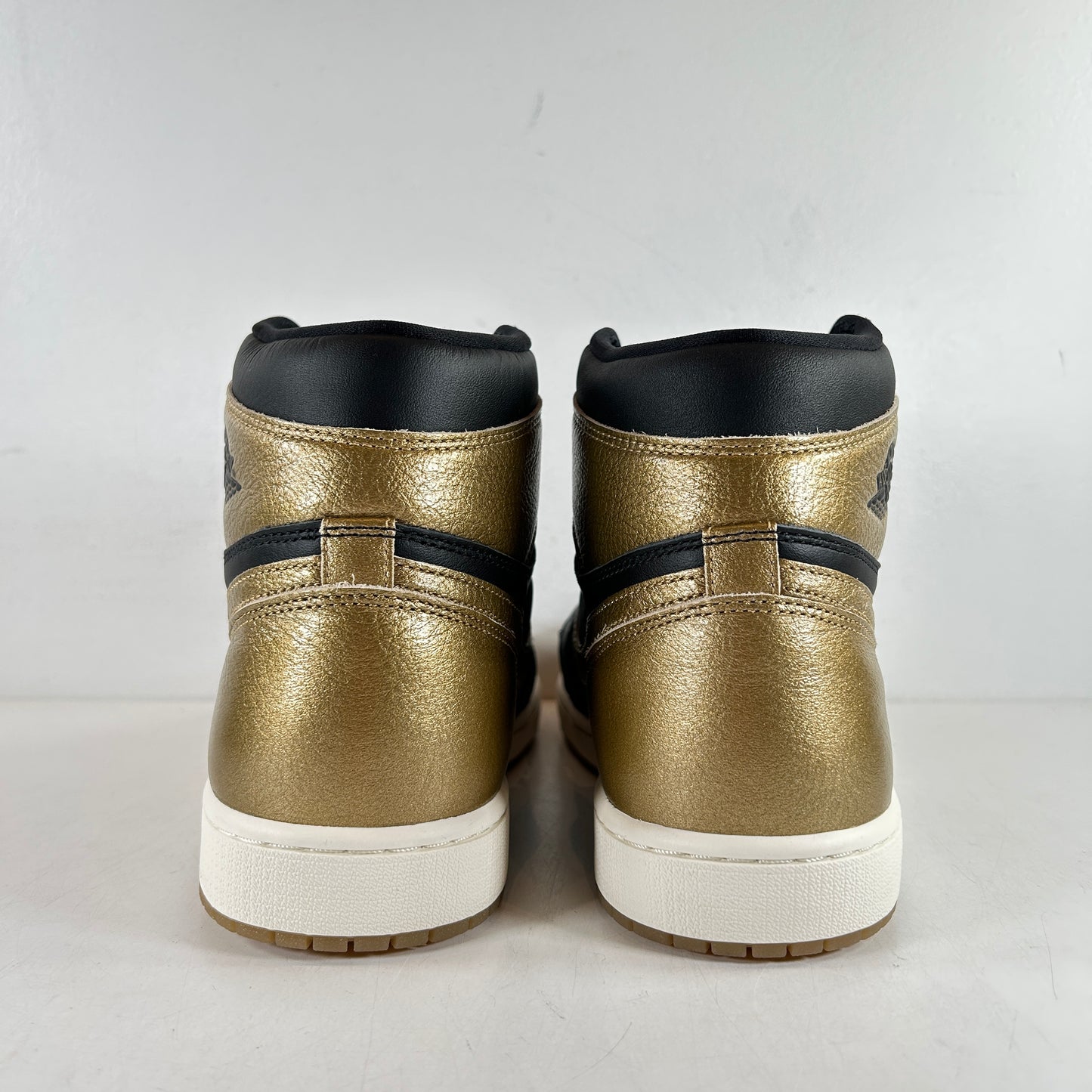 DZ5485 071 Jordan 1 Retro High OG Black Metallic Gold [USED] - 13 M (VNDS) (No Box)