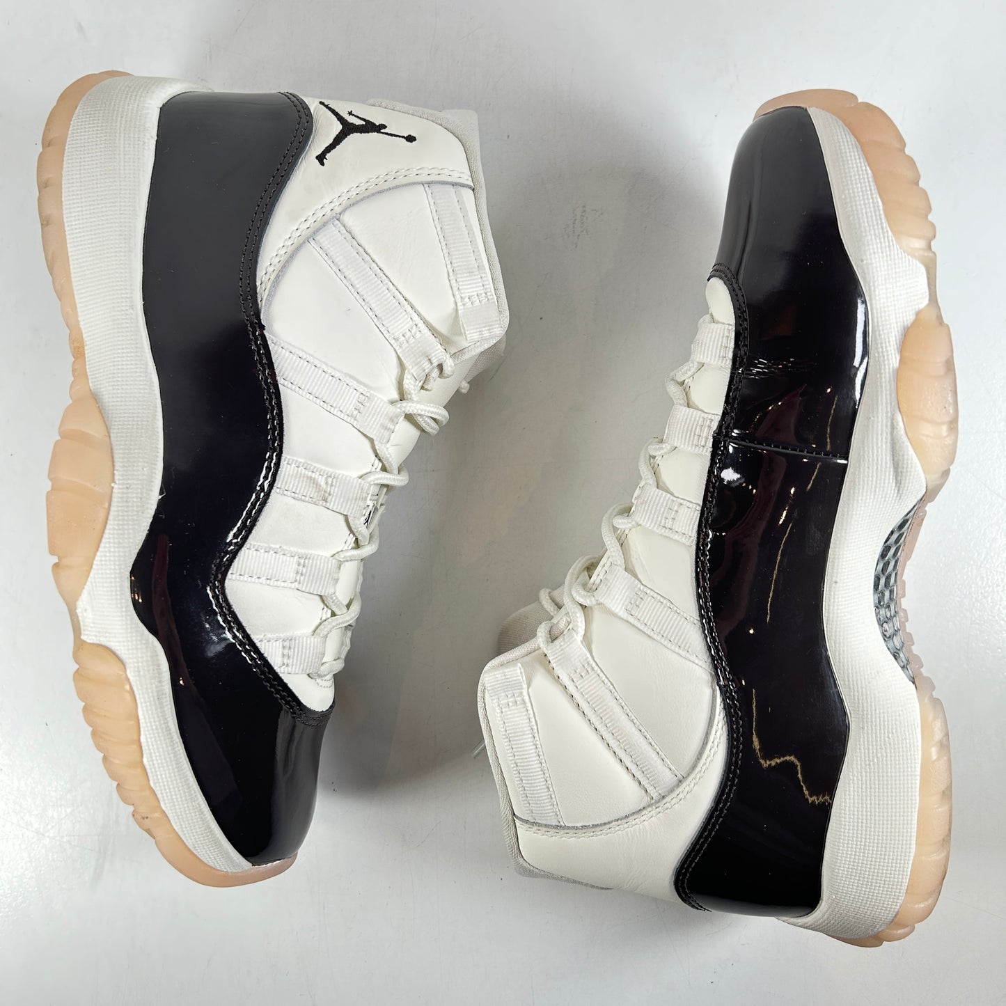 AR0715 101 Jordan 11 Retro Neapolitan (Women's) [USED] - 7 W (Used)