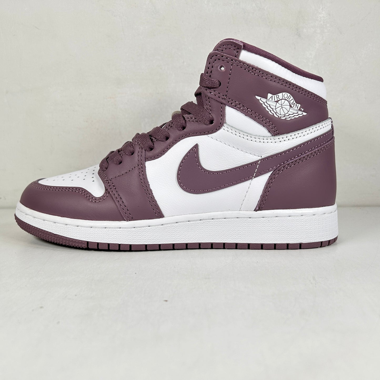 FD14237 105 Jordan 1 Retro High OG Mauve (GS) [CONDITIONAL] - 5 Y (Right Heel Creased) (No Box)