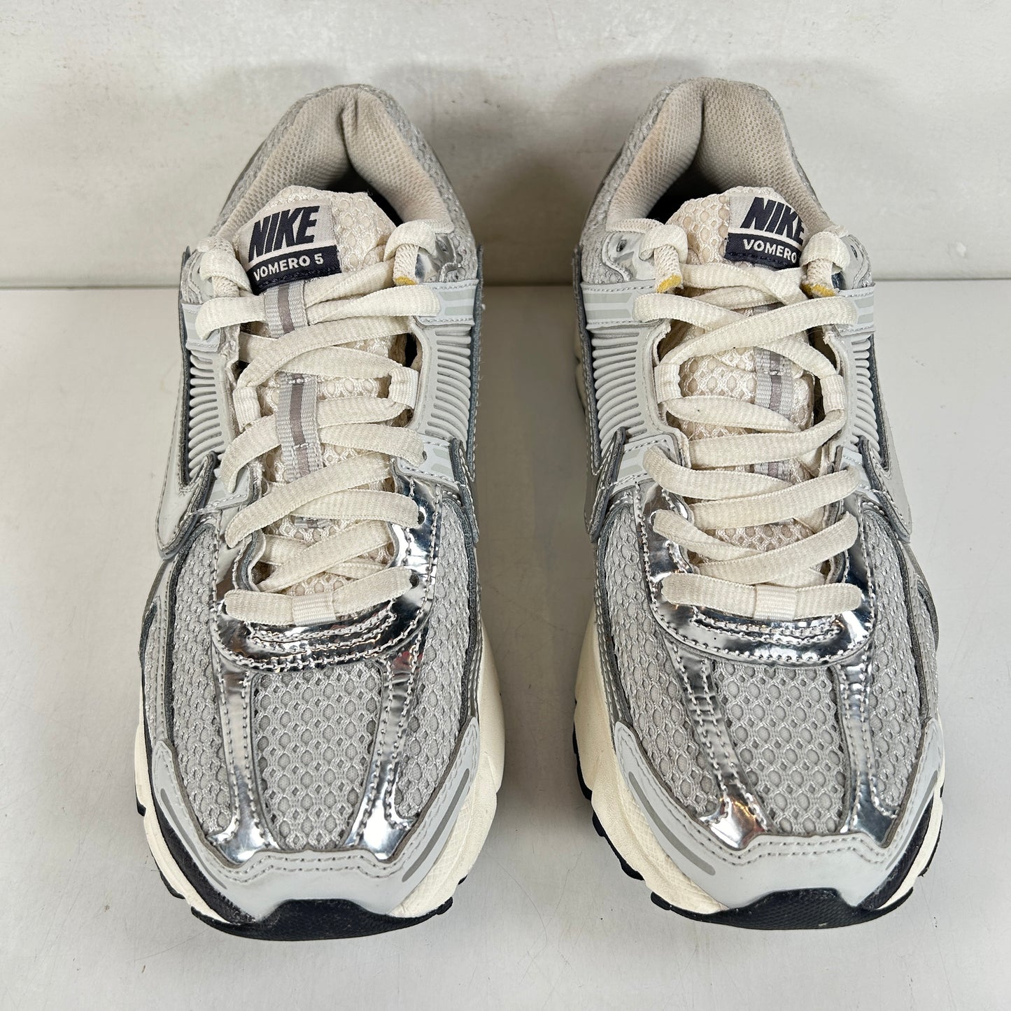 FD0884 025 Nike Zoom Vomero 5 Photon Dust Metallic Silver W [USED] - 7.5 W (Used)