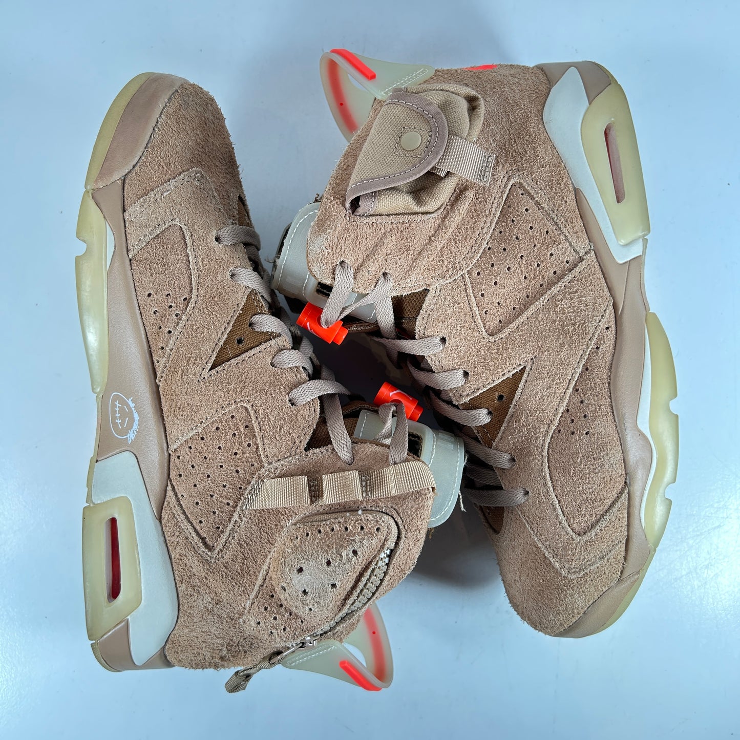DH0690 200 Jordan 6 Retro Travis Scott British Khaki [USED] - 8.5 M (Used)