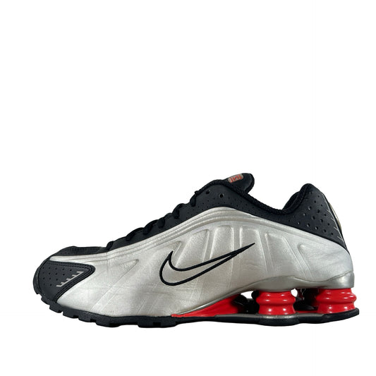 BV1111 008 Nike Shox R4 Black Metallic Silver (2018/2024) [USED] - 9 M (Used) (No Box)